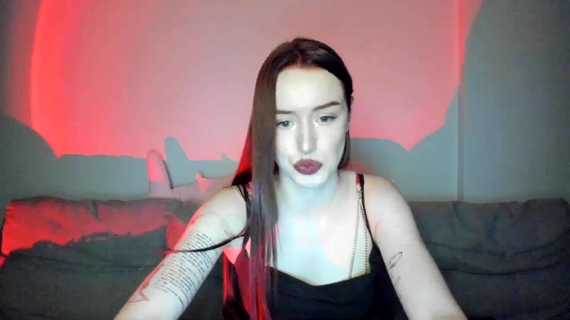 Gallery image thumbnail from IsabellRrose's myfreecams stream on, 04/04/2025, 16:25 image 8 of 20