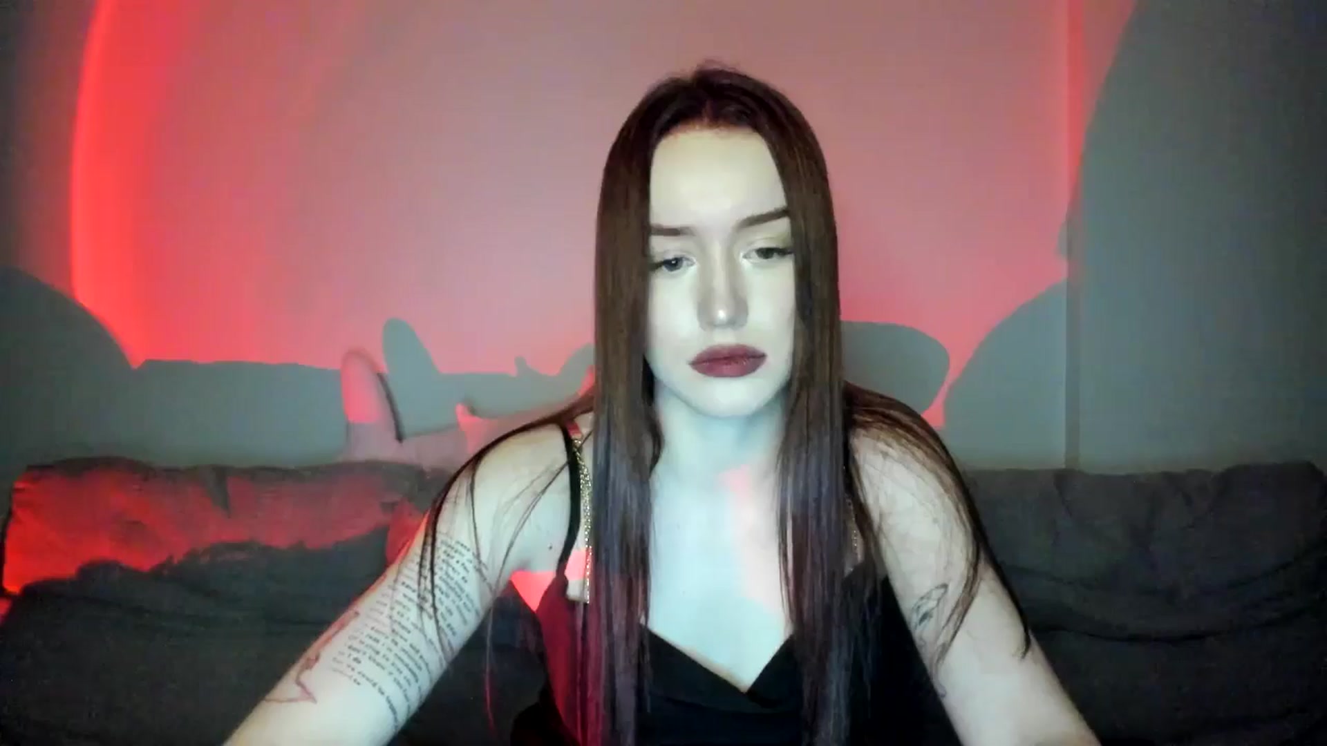 Gallery image thumbnail from IsabellRrose's myfreecams stream on, 04/04/2025, 16:25 image 10 of 20