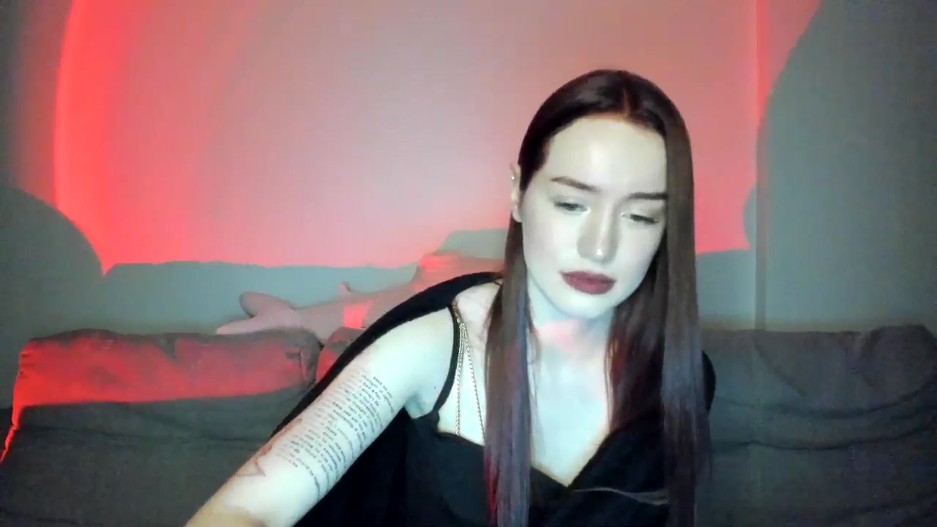 Gallery image thumbnail from IsabellRrose's myfreecams stream on, 04/04/2025, 18:57 image 7 of 20