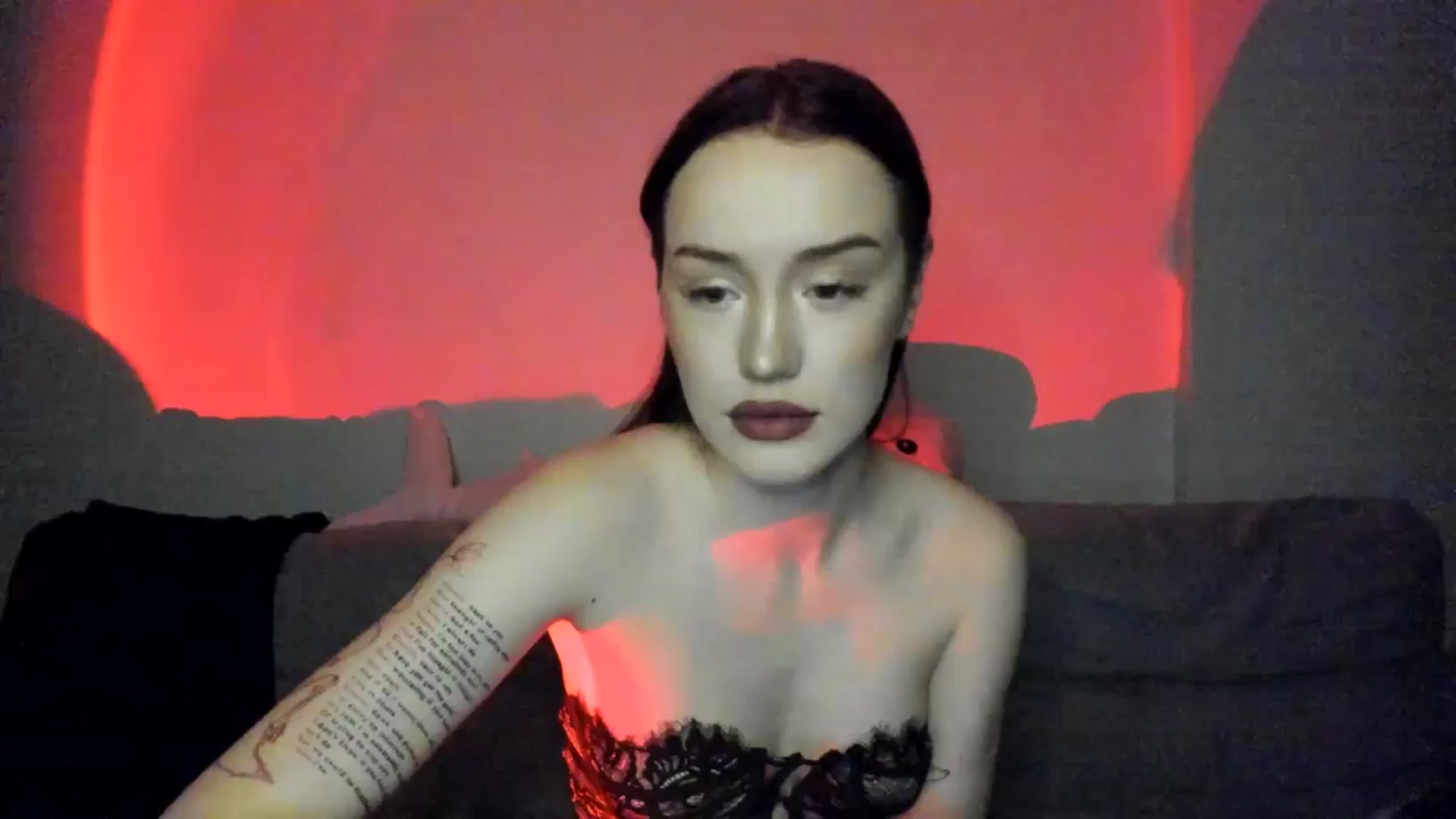 Gallery image thumbnail from IsabellRrose's myfreecams stream on, 04/06/2025, 16:57 image 12 of 20