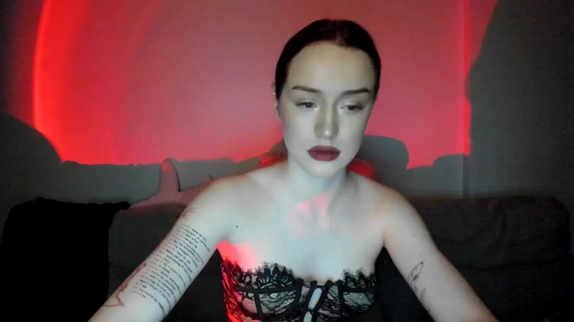 Gallery image thumbnail from IsabellRrose's myfreecams stream on, 04/06/2025, 18:19 image 14 of 20