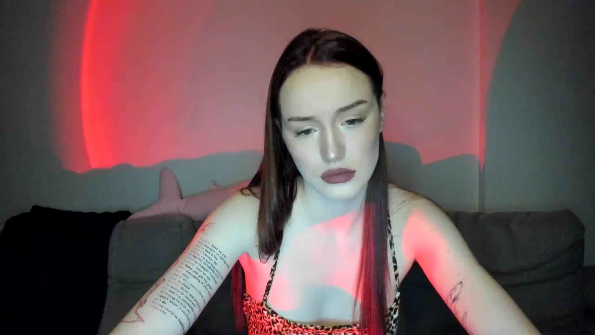 Gallery image thumbnail from IsabellRrose's myfreecams stream on, 04/07/2025, 16:32 image 8 of 20
