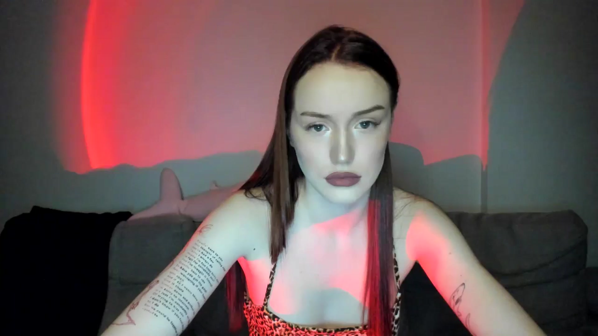 Gallery image thumbnail from IsabellRrose's myfreecams stream on, 04/07/2025, 16:32 image 10 of 20