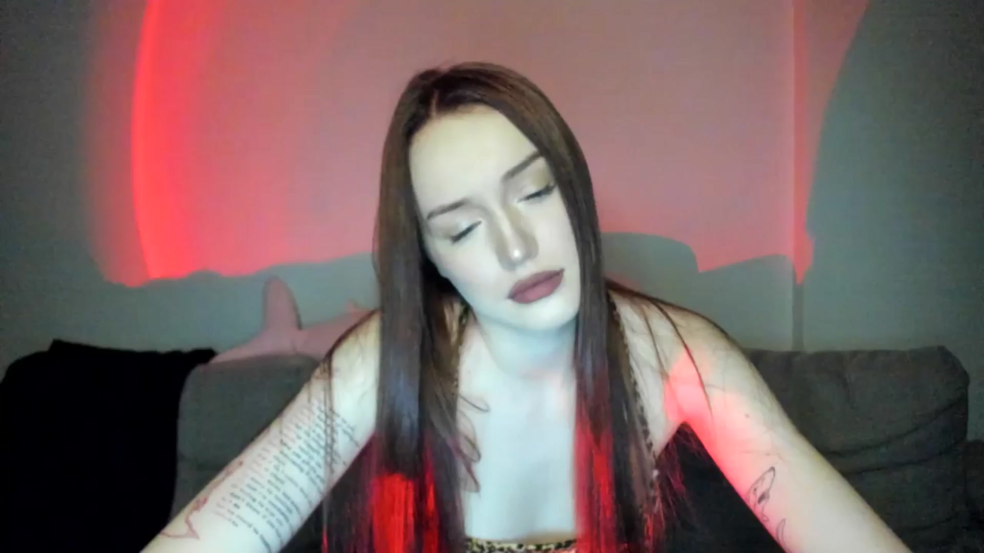 Gallery image thumbnail from IsabellRrose's myfreecams stream on, 04/07/2025, 17:28 image 10 of 20
