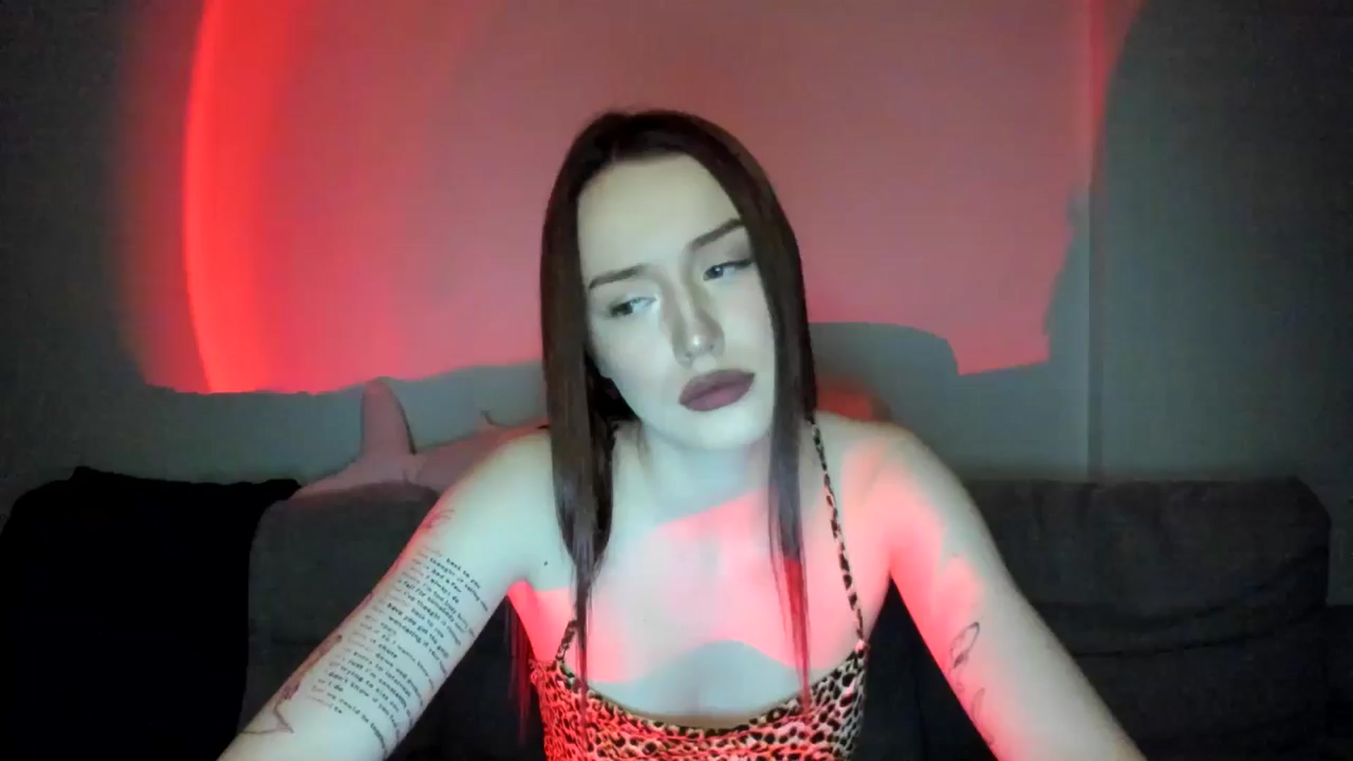 Gallery image thumbnail from IsabellRrose's myfreecams stream on, 04/07/2025, 18:20 image 10 of 20