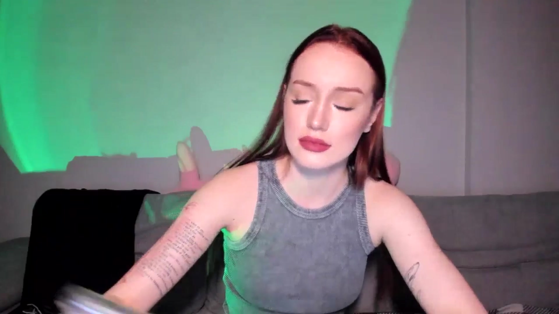 Gallery image thumbnail from IsabellRrose's myfreecams stream on, 04/13/2025, 16:07 image 12 of 20