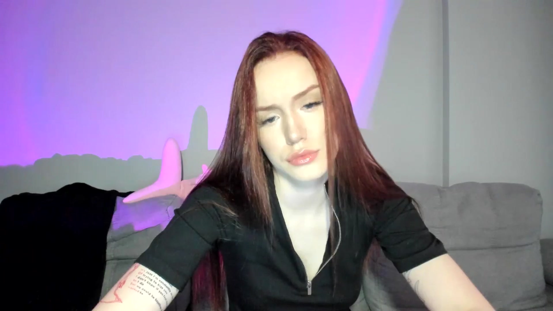 Gallery image thumbnail from IsabellRrose's myfreecams stream on, 04/14/2025, 13:07 image 10 of 20