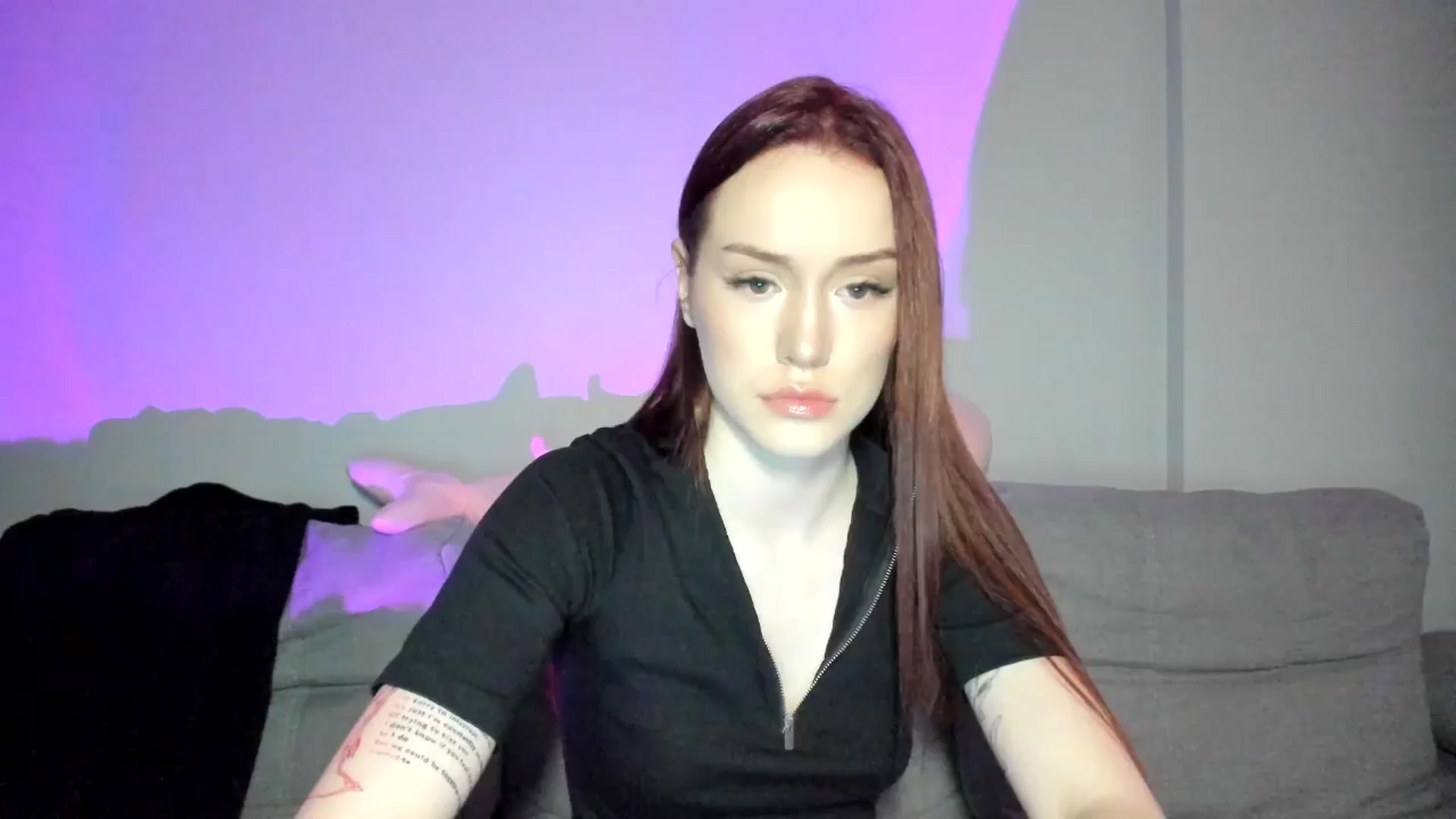 Gallery image thumbnail from IsabellRrose's myfreecams stream on, 04/14/2025, 14:18 image 12 of 20