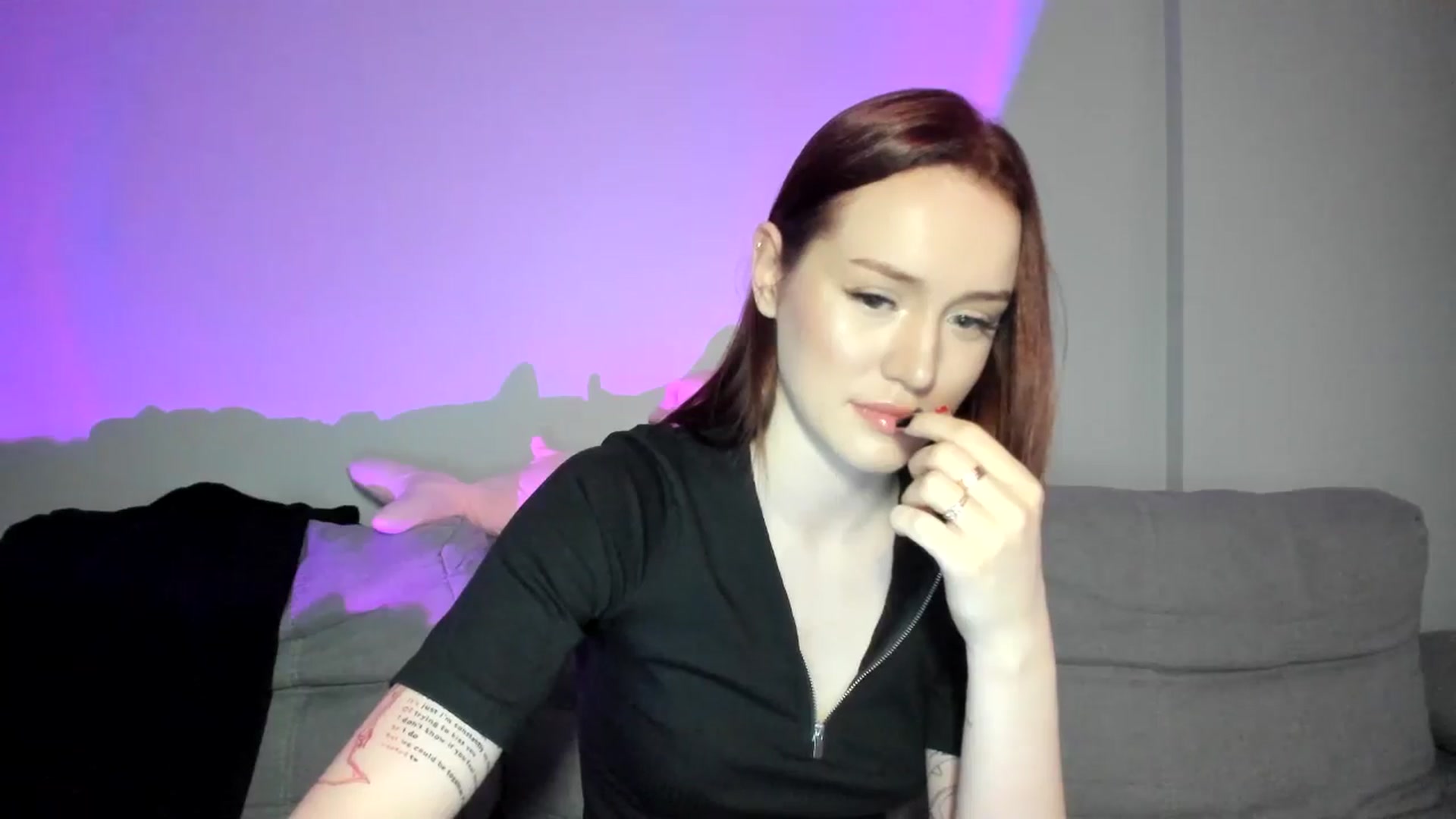 Gallery image thumbnail from IsabellRrose's myfreecams stream on, 04/14/2025, 14:18 image 3 of 20