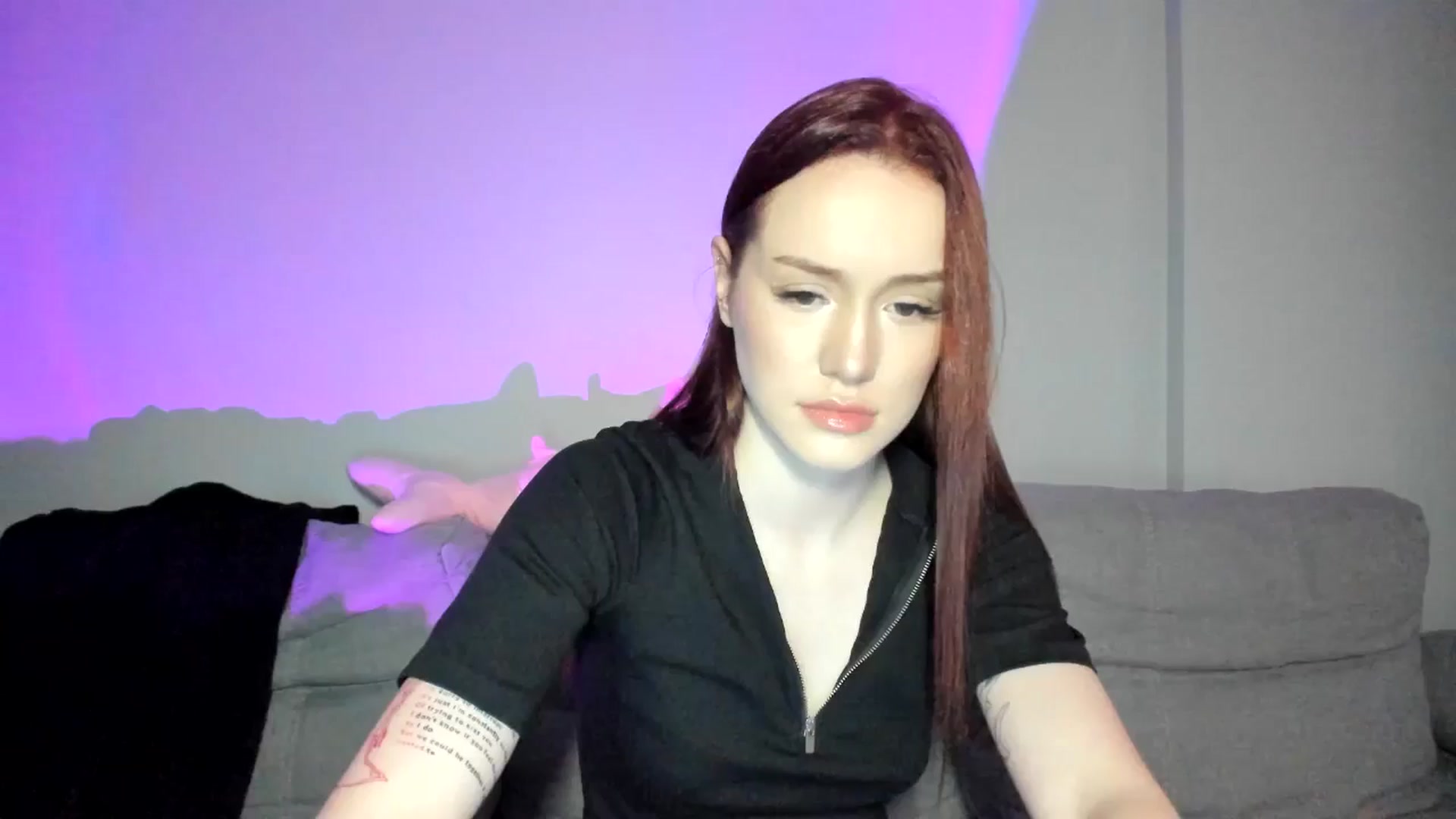 Gallery image thumbnail from IsabellRrose's myfreecams stream on, 04/14/2025, 14:18 image 5 of 20