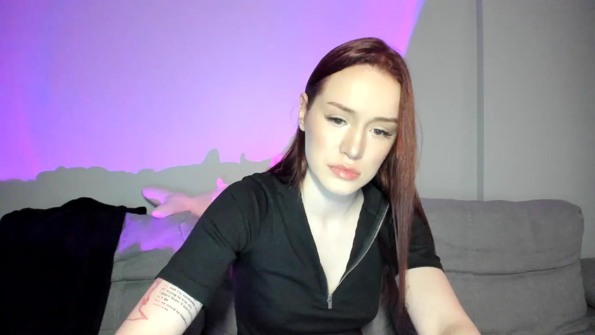 Gallery image thumbnail from IsabellRrose's myfreecams stream on, 04/14/2025, 14:18 image 6 of 20