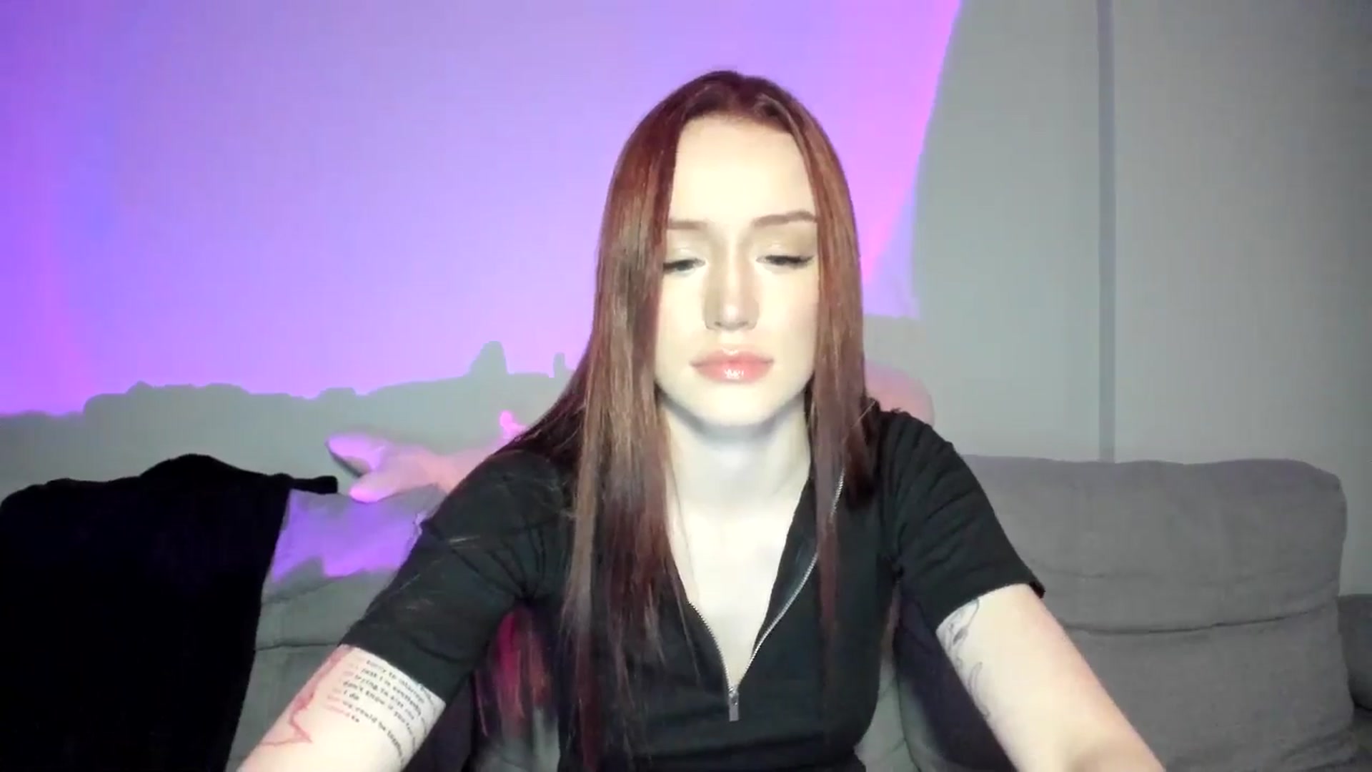 Gallery image thumbnail from IsabellRrose's myfreecams stream on, 04/14/2025, 14:42 image 13 of 20