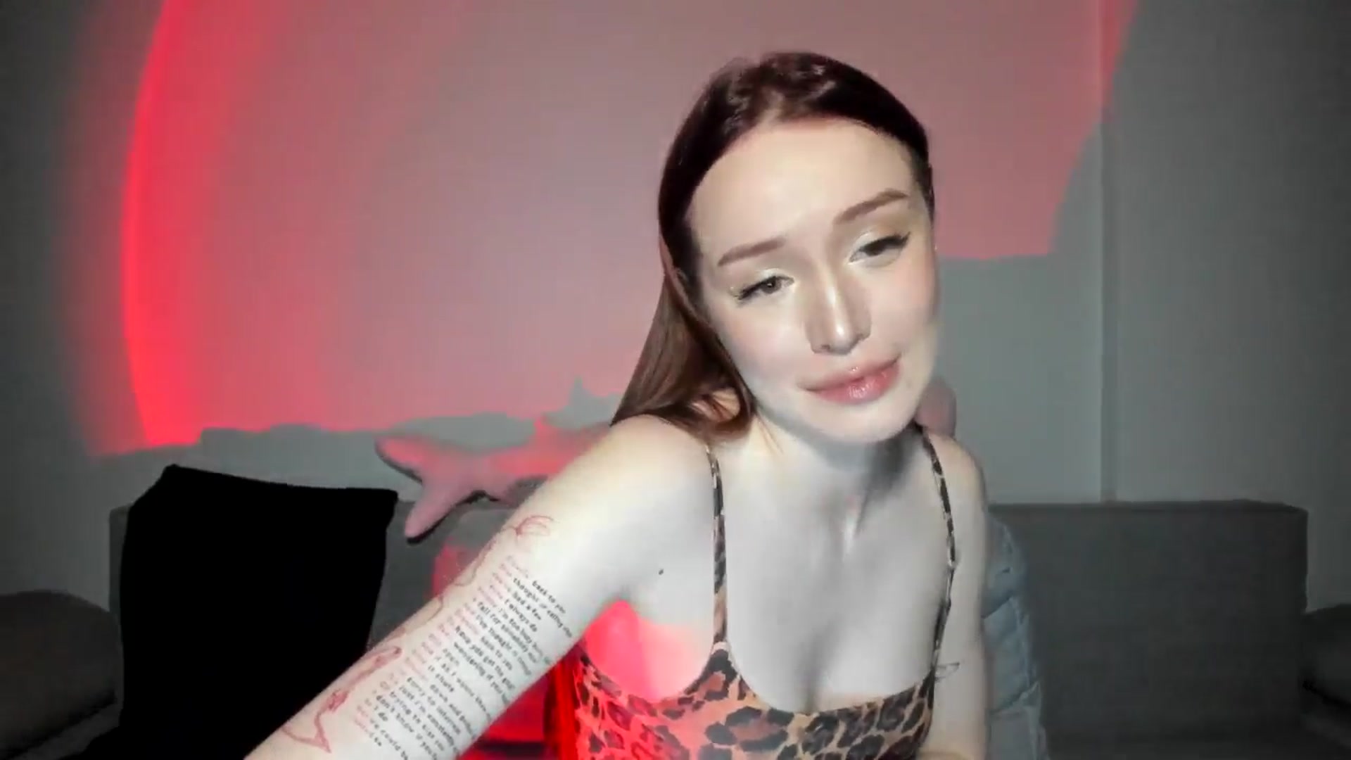 Gallery image thumbnail from IsabellRrose's myfreecams stream on, 04/17/2025, 17:31 image 10 of 20