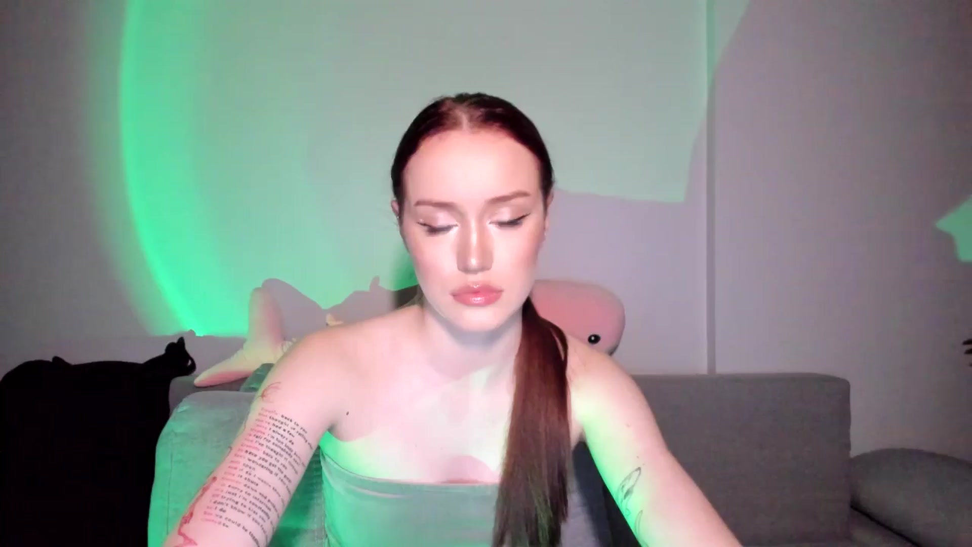 Gallery image thumbnail from IsabellRrose's myfreecams stream on, 04/22/2025, 18:36 image 17 of 20