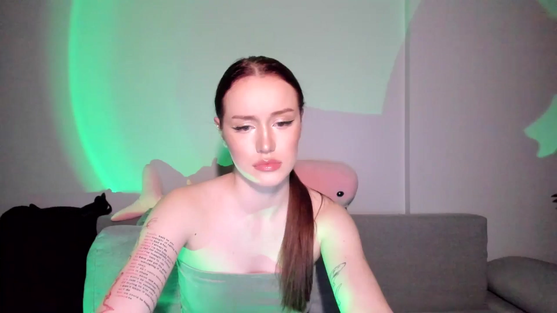 Gallery image thumbnail from IsabellRrose's myfreecams stream on, 04/22/2025, 18:36 image 16 of 20