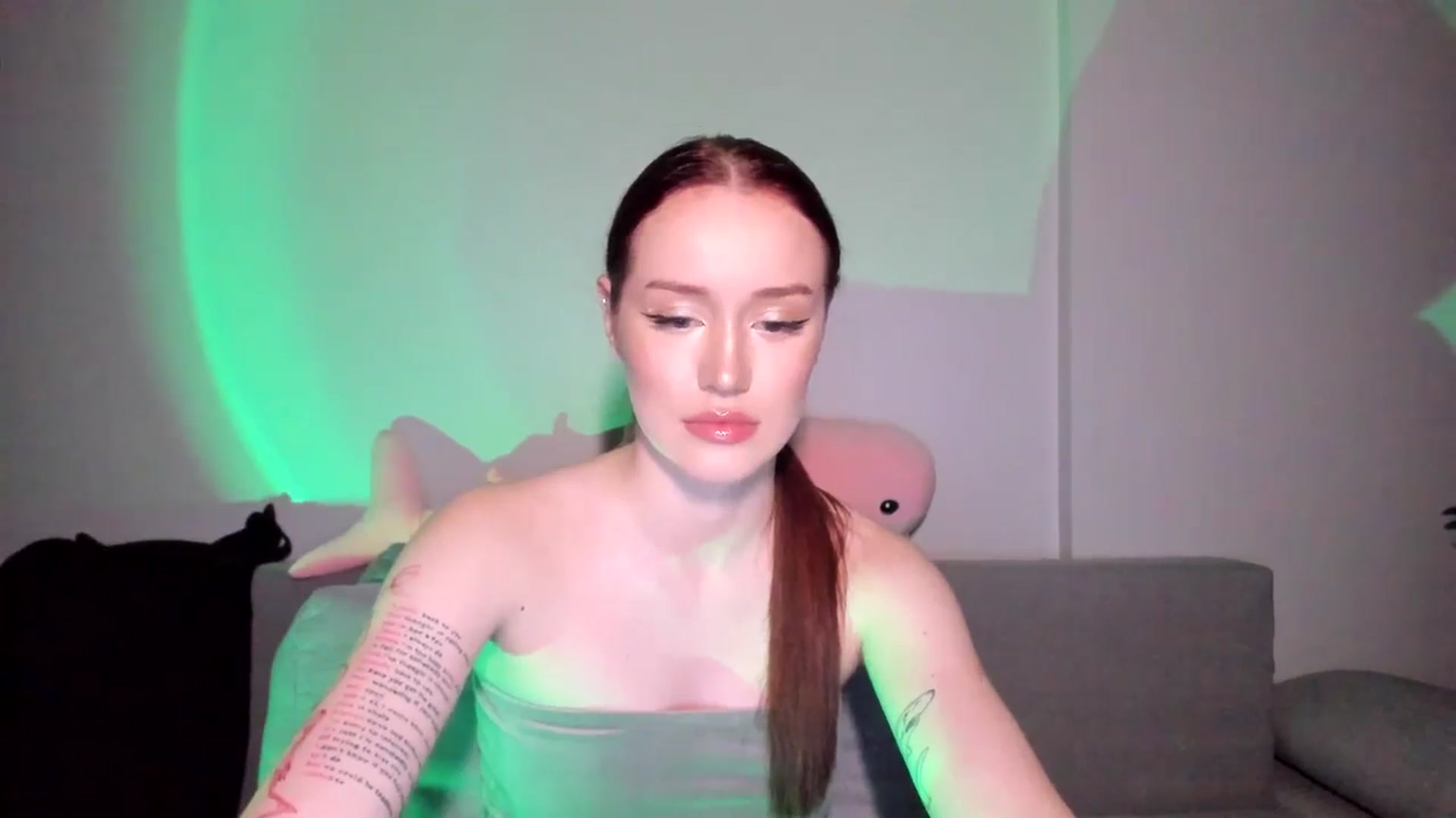 Gallery image thumbnail from IsabellRrose's myfreecams stream on, 04/22/2025, 18:36 image 14 of 20