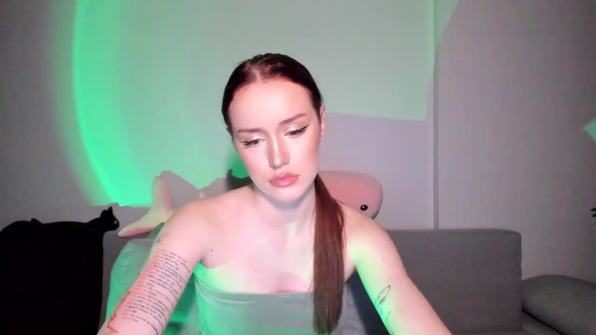 Gallery image thumbnail from IsabellRrose's myfreecams stream on, 04/22/2025, 18:36 image 13 of 20