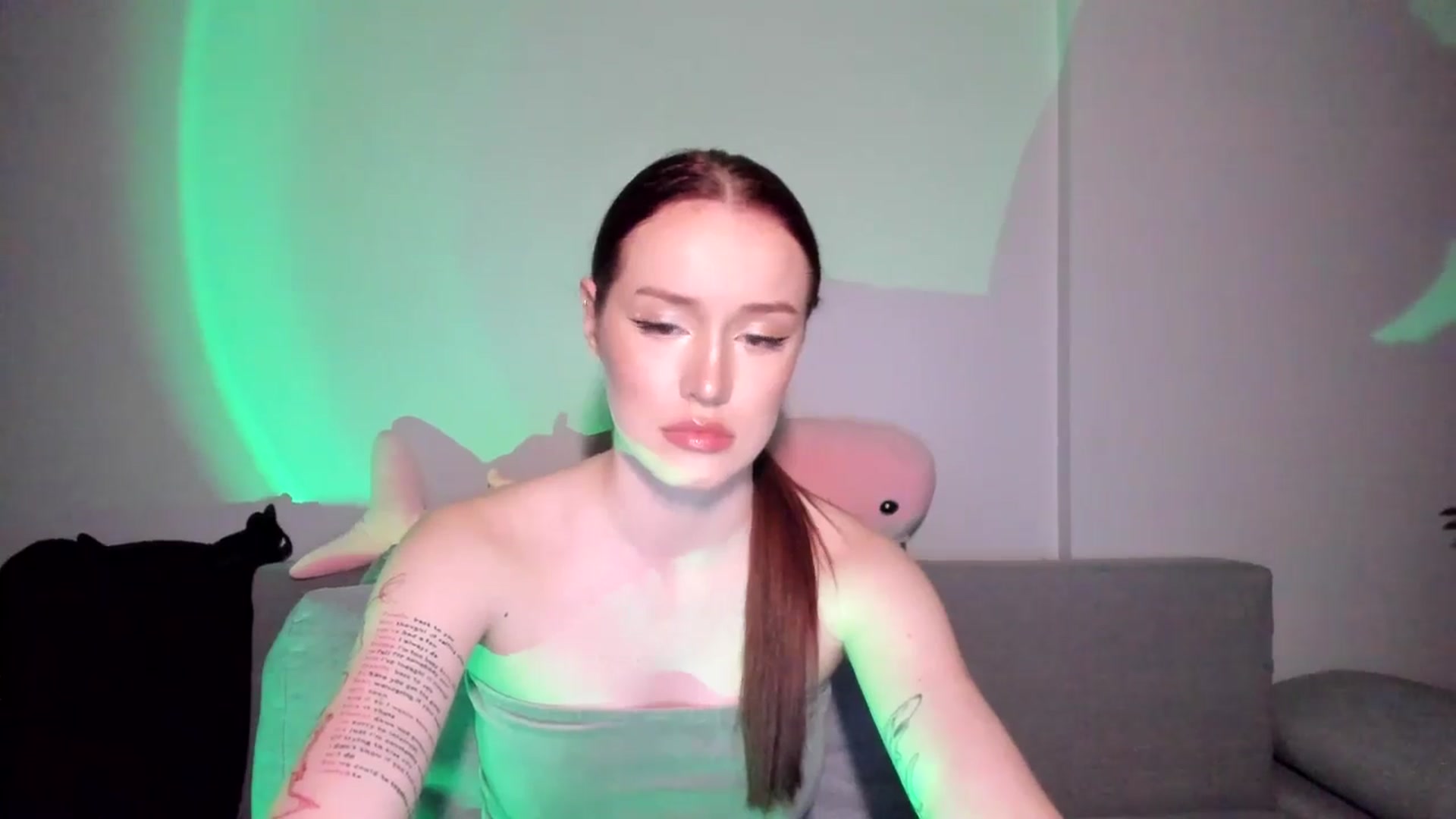 Gallery image thumbnail from IsabellRrose's myfreecams stream on, 04/22/2025, 18:36 image 10 of 20