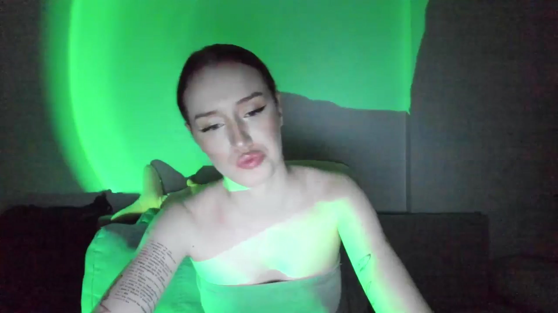 Gallery image thumbnail from IsabellRrose's myfreecams stream on, 04/22/2025, 18:36 image 19 of 20