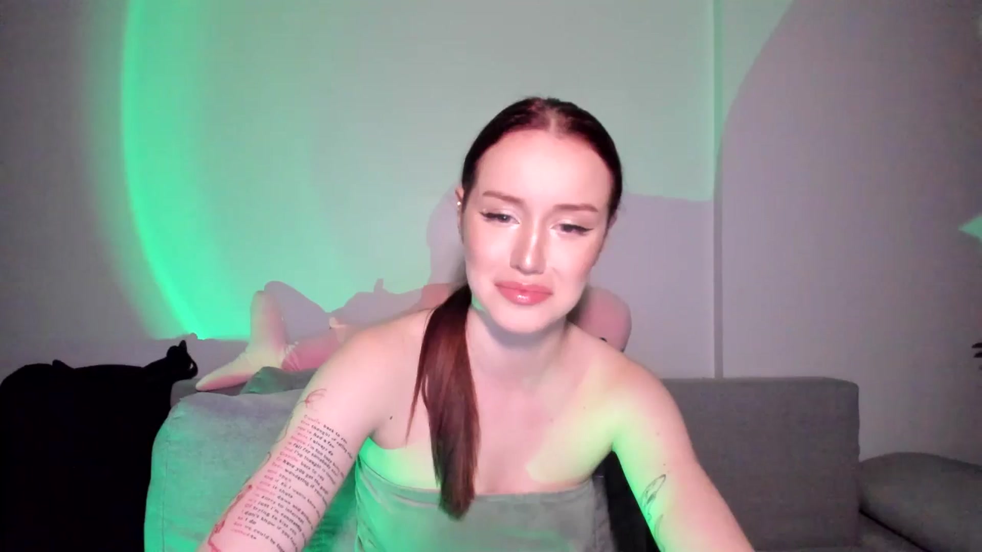 Gallery image thumbnail from IsabellRrose's myfreecams stream on, 04/22/2025, 18:36 image 20 of 20