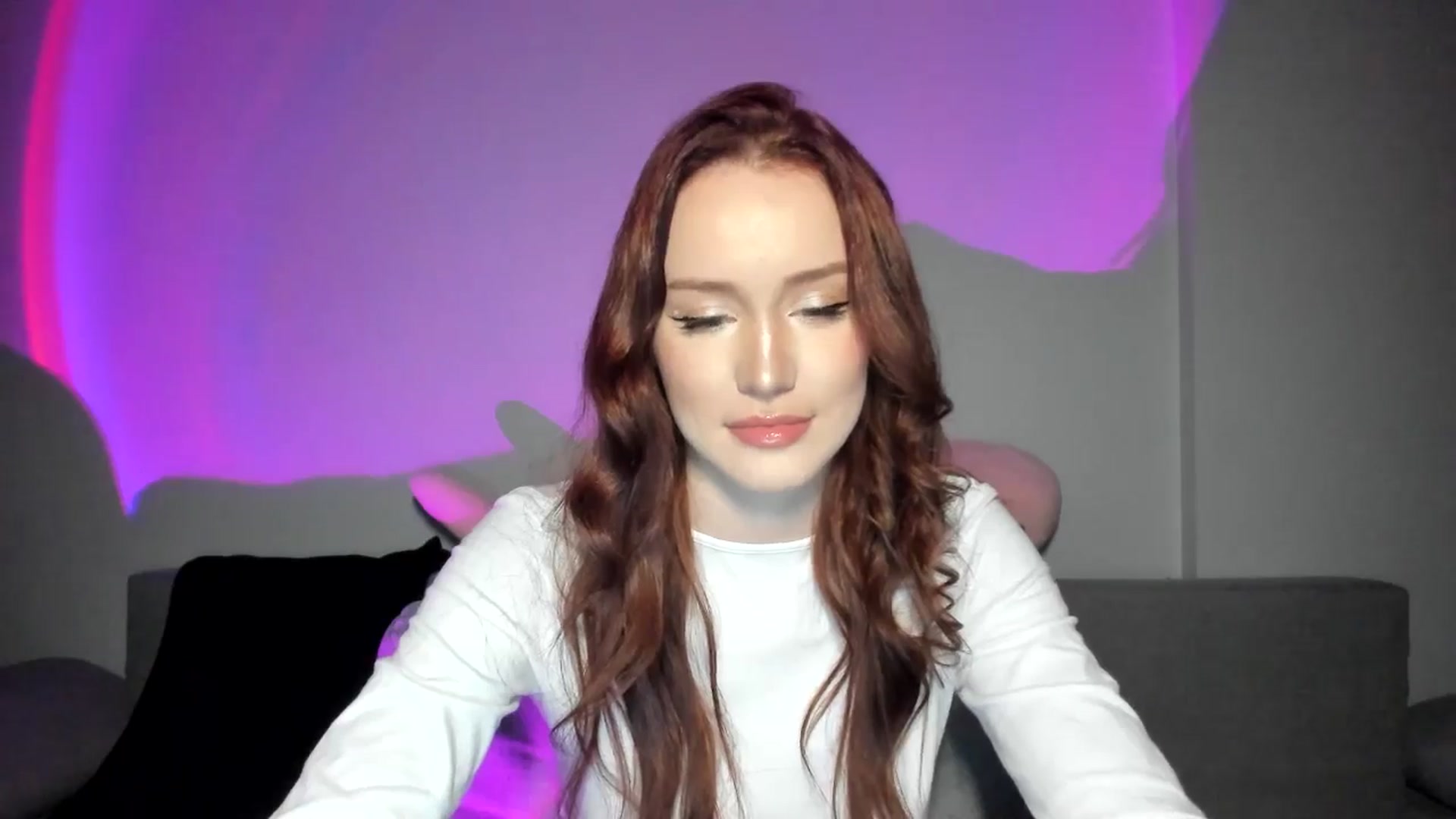 Gallery image thumbnail from IsabellRrose's myfreecams stream on, 04/24/2025, 17:50 image 10 of 20
