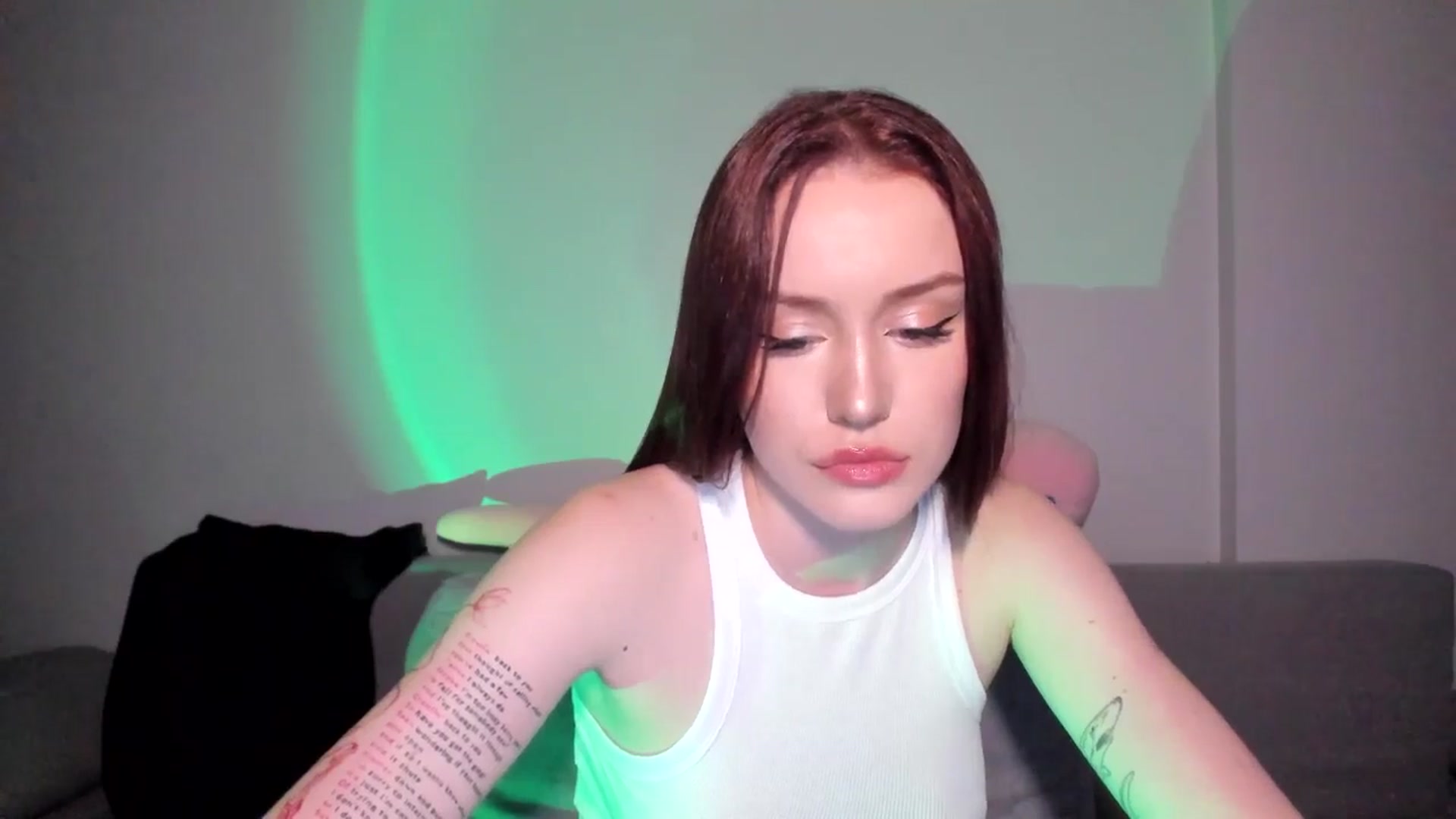 Gallery image thumbnail from IsabellRrose's myfreecams stream on, 04/26/2025, 17:04 image 6 of 20