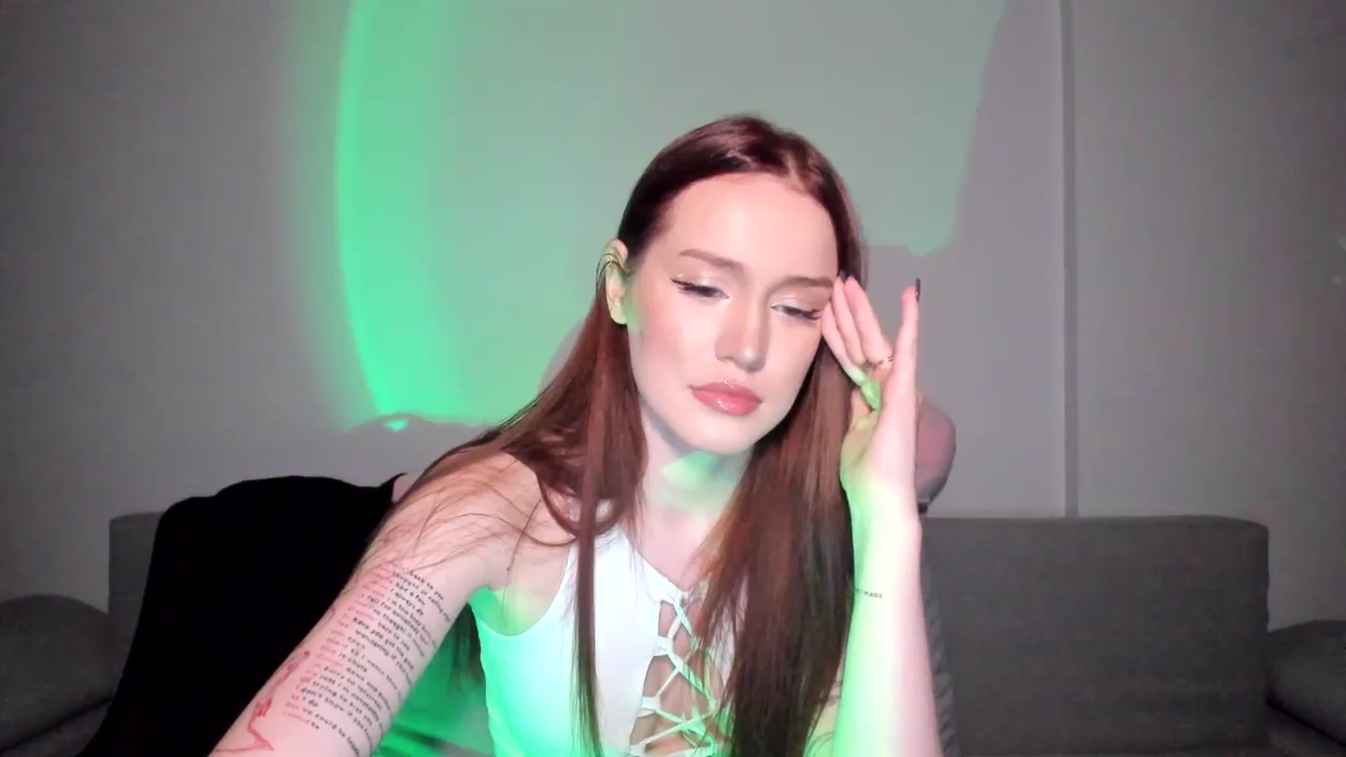 Gallery image thumbnail from IsabellRrose's myfreecams stream on, 04/27/2025, 17:23 image 5 of 20
