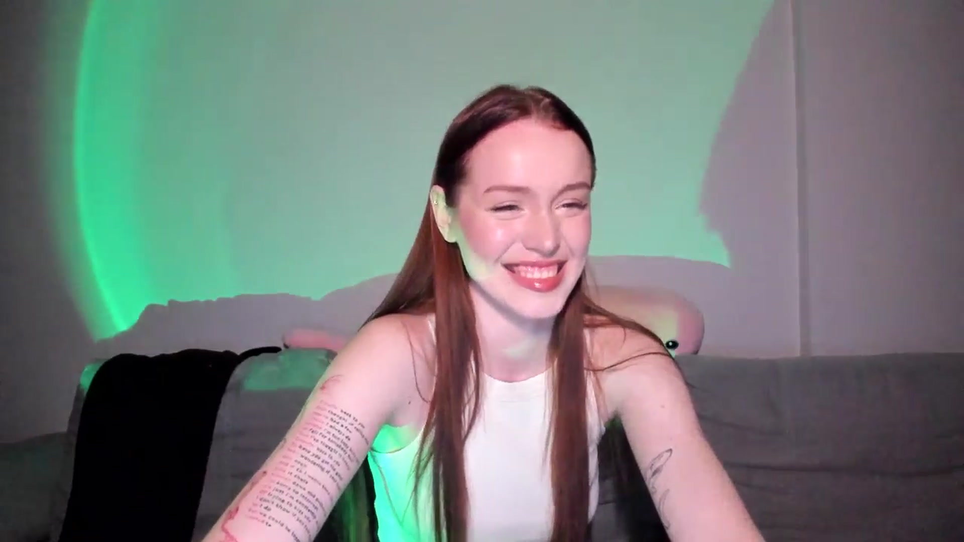 Gallery image thumbnail from IsabellRrose's myfreecams stream on, 04/30/2025, 16:35 image 18 of 20