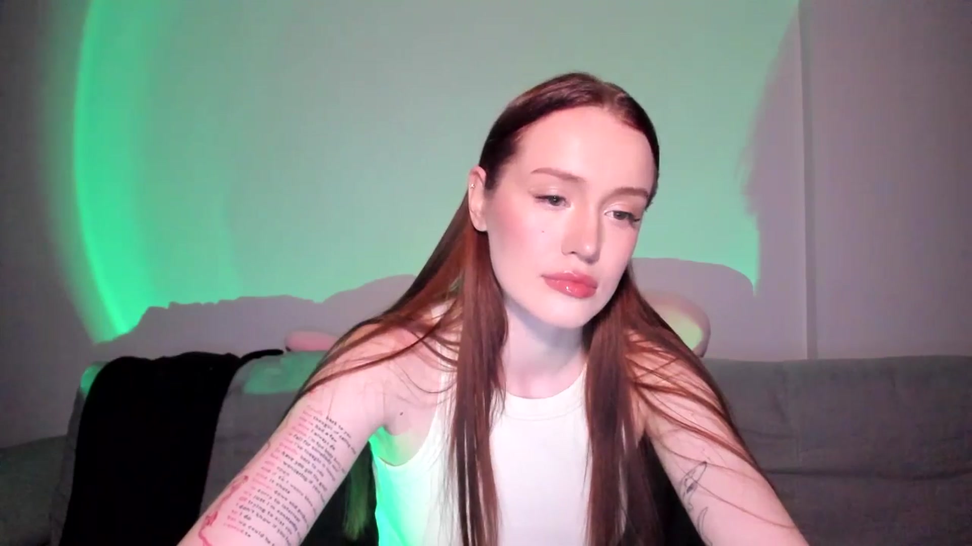 Gallery image thumbnail from IsabellRrose's myfreecams stream on, 04/30/2025, 16:35 image 15 of 20