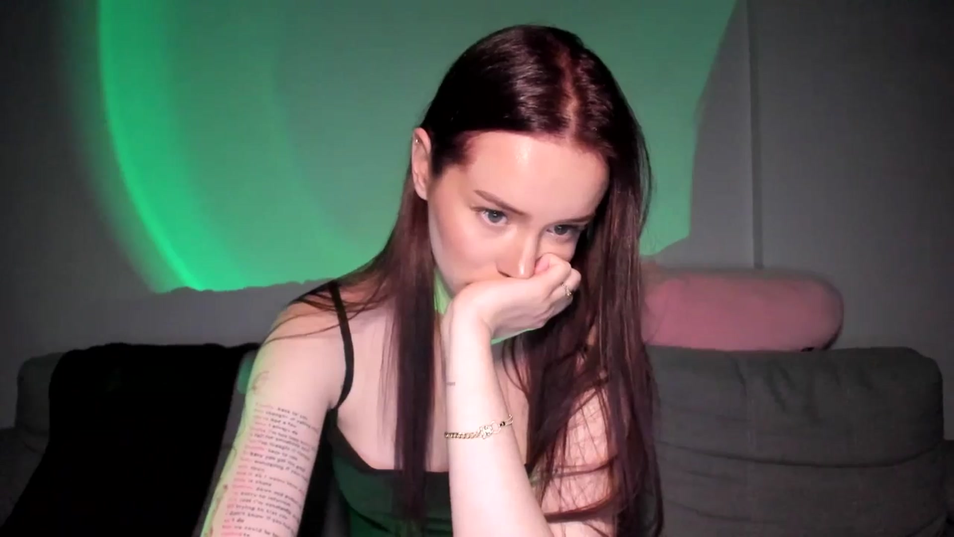 Gallery image thumbnail from IsabellRrose's myfreecams stream on, 05/21/2025, 17:41 image 19 of 20