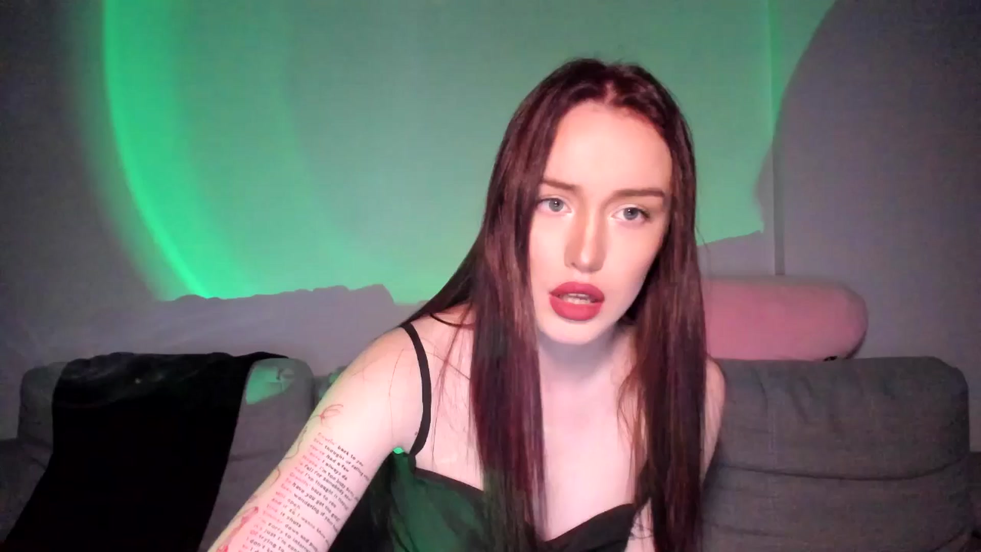 Gallery image thumbnail from IsabellRrose's myfreecams stream on, 05/21/2025, 17:41 image 1 of 20