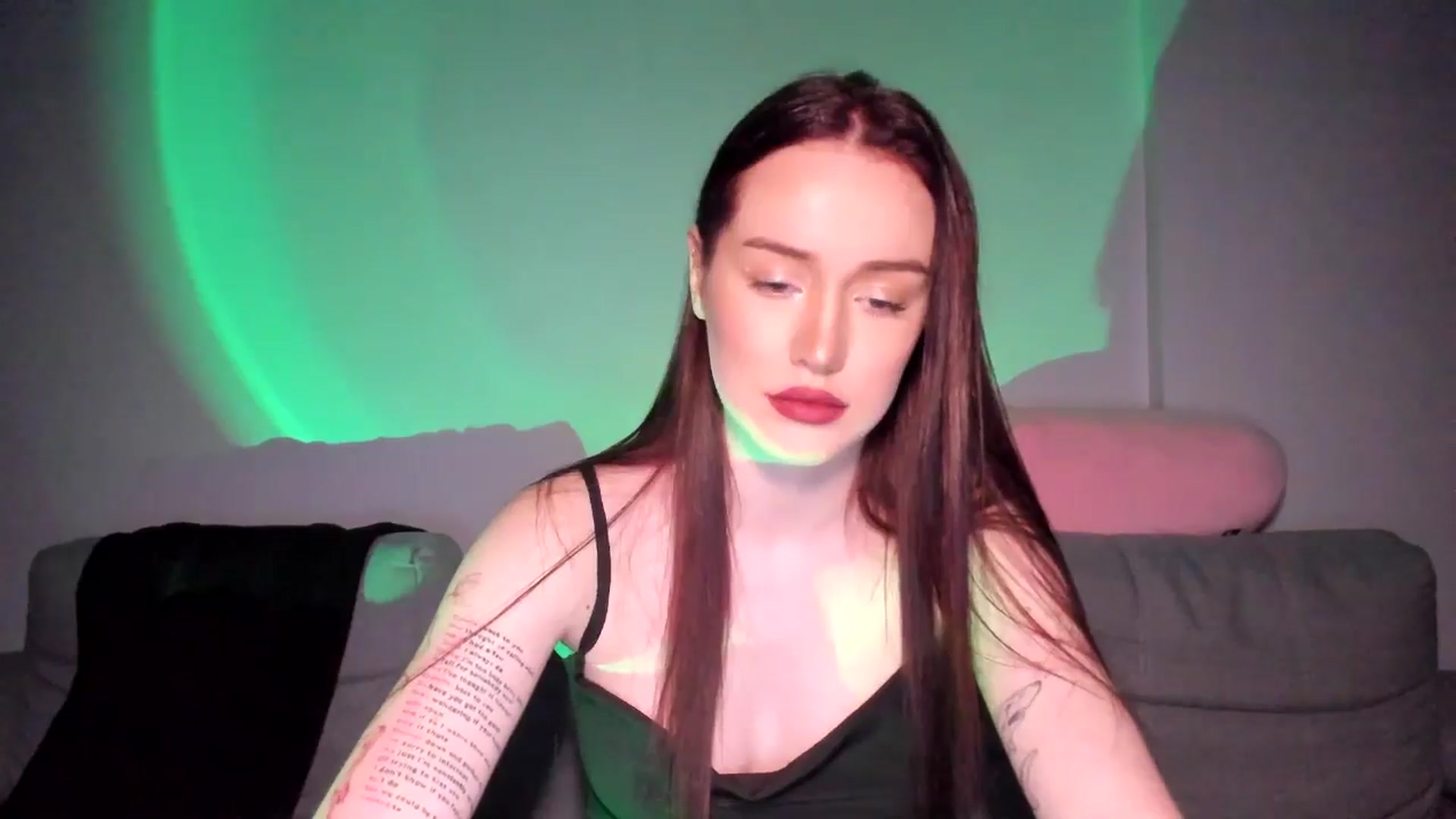 Gallery image thumbnail from IsabellRrose's myfreecams stream on, 05/21/2025, 17:41 image 17 of 20