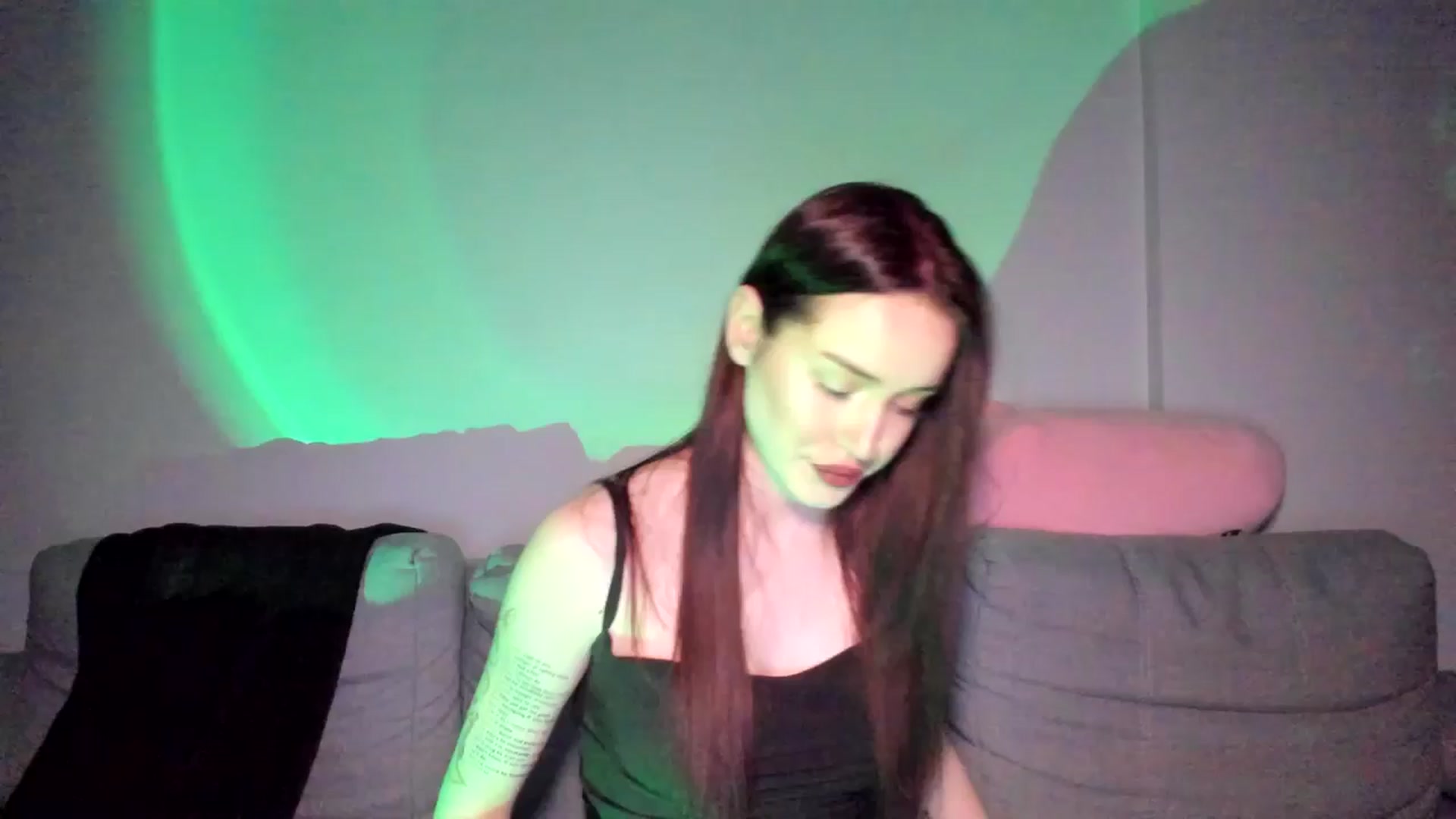 Gallery image thumbnail from IsabellRrose's myfreecams stream on, 05/21/2025, 17:41 image 13 of 20