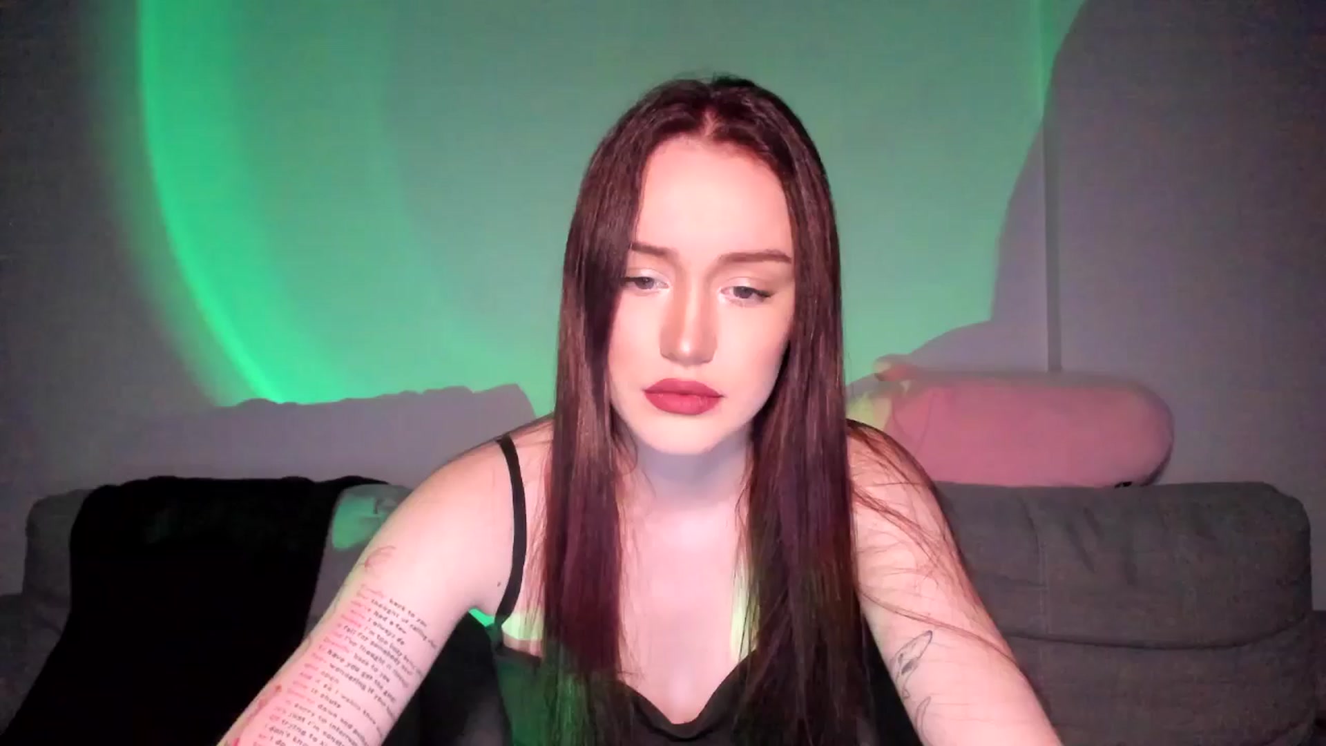 Gallery image thumbnail from IsabellRrose's myfreecams stream on, 05/21/2025, 17:41 image 4 of 20