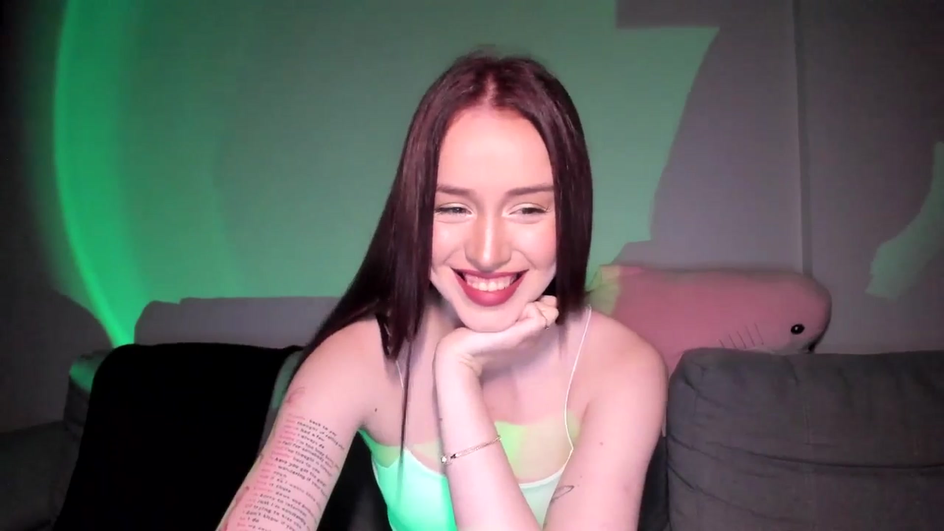 Gallery image thumbnail from IsabellRrose's myfreecams stream on, 05/26/2025, 17:23 image 7 of 20