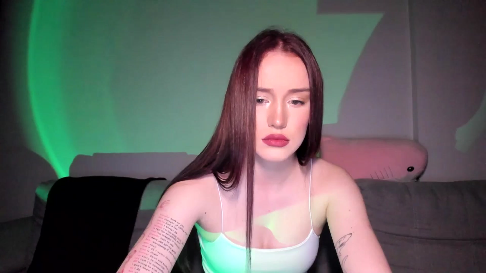 Gallery image thumbnail from IsabellRrose's myfreecams stream on, 05/26/2025, 17:23 image 10 of 20