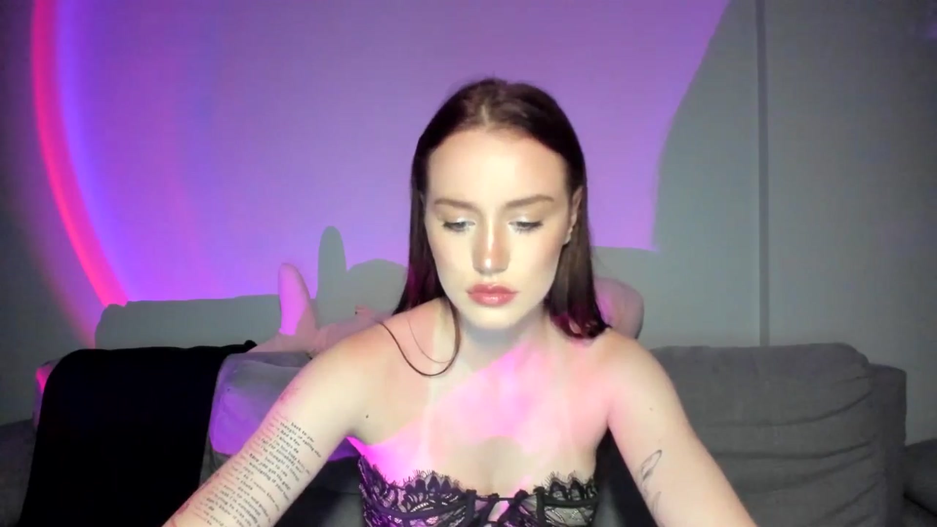 Gallery image thumbnail from IsabellRrose's myfreecams stream on, 06/10/2025, 15:57 image 14 of 20