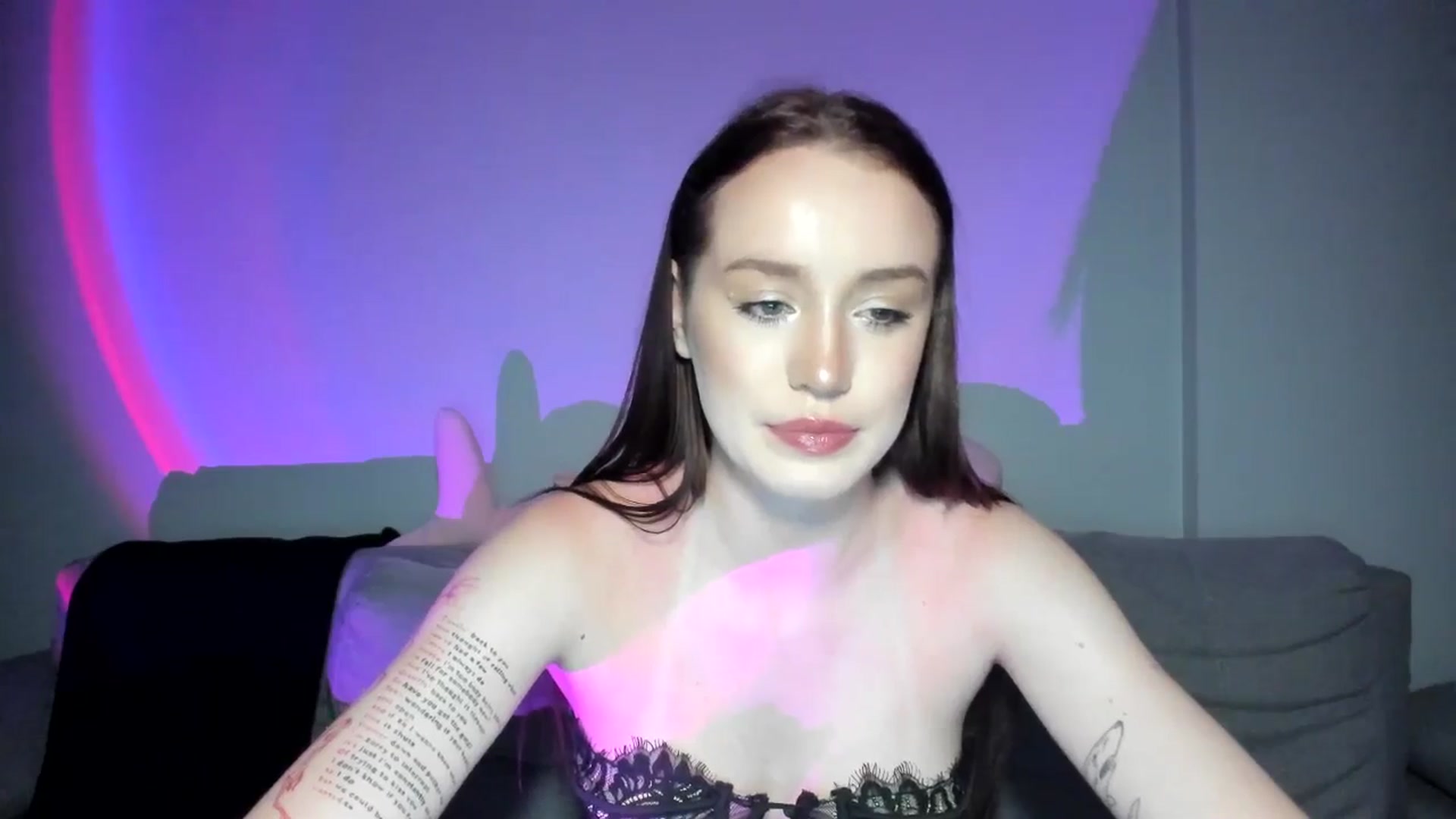 Gallery image thumbnail from IsabellRrose's myfreecams stream on, 06/10/2025, 15:57 image 12 of 20