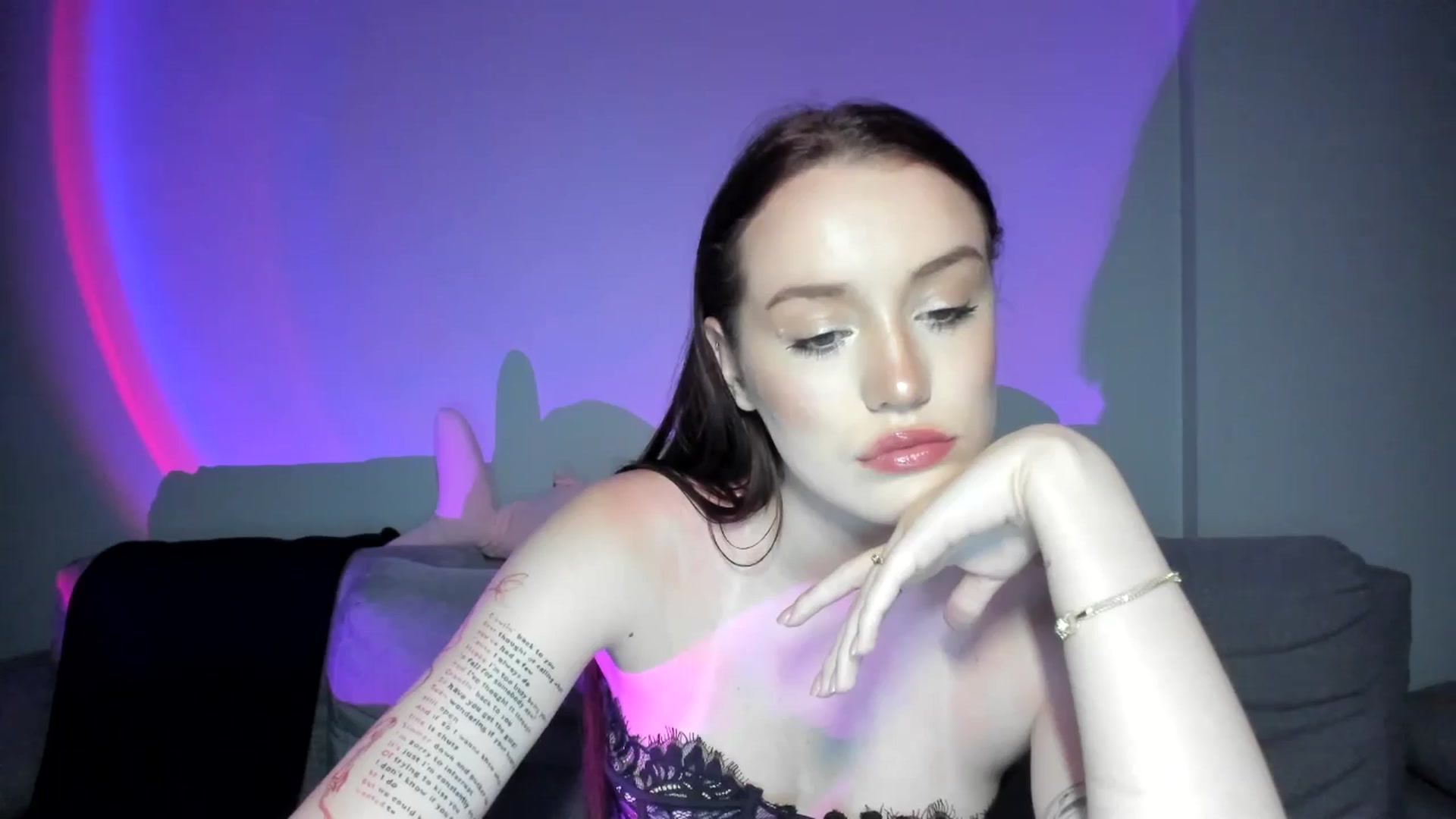 Gallery image thumbnail from IsabellRrose's myfreecams stream on, 06/10/2025, 15:57 image 10 of 20