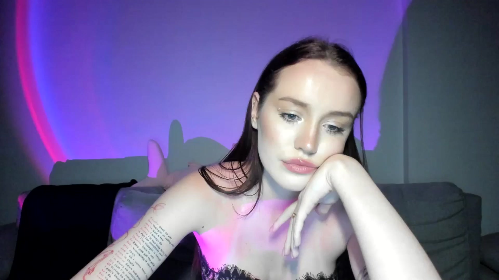 Gallery image thumbnail from IsabellRrose's myfreecams stream on, 06/10/2025, 18:28 image 18 of 20