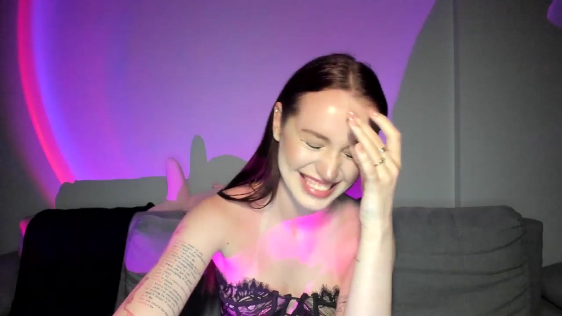 Gallery image thumbnail from IsabellRrose's myfreecams stream on, 06/10/2025, 18:28 image 16 of 20