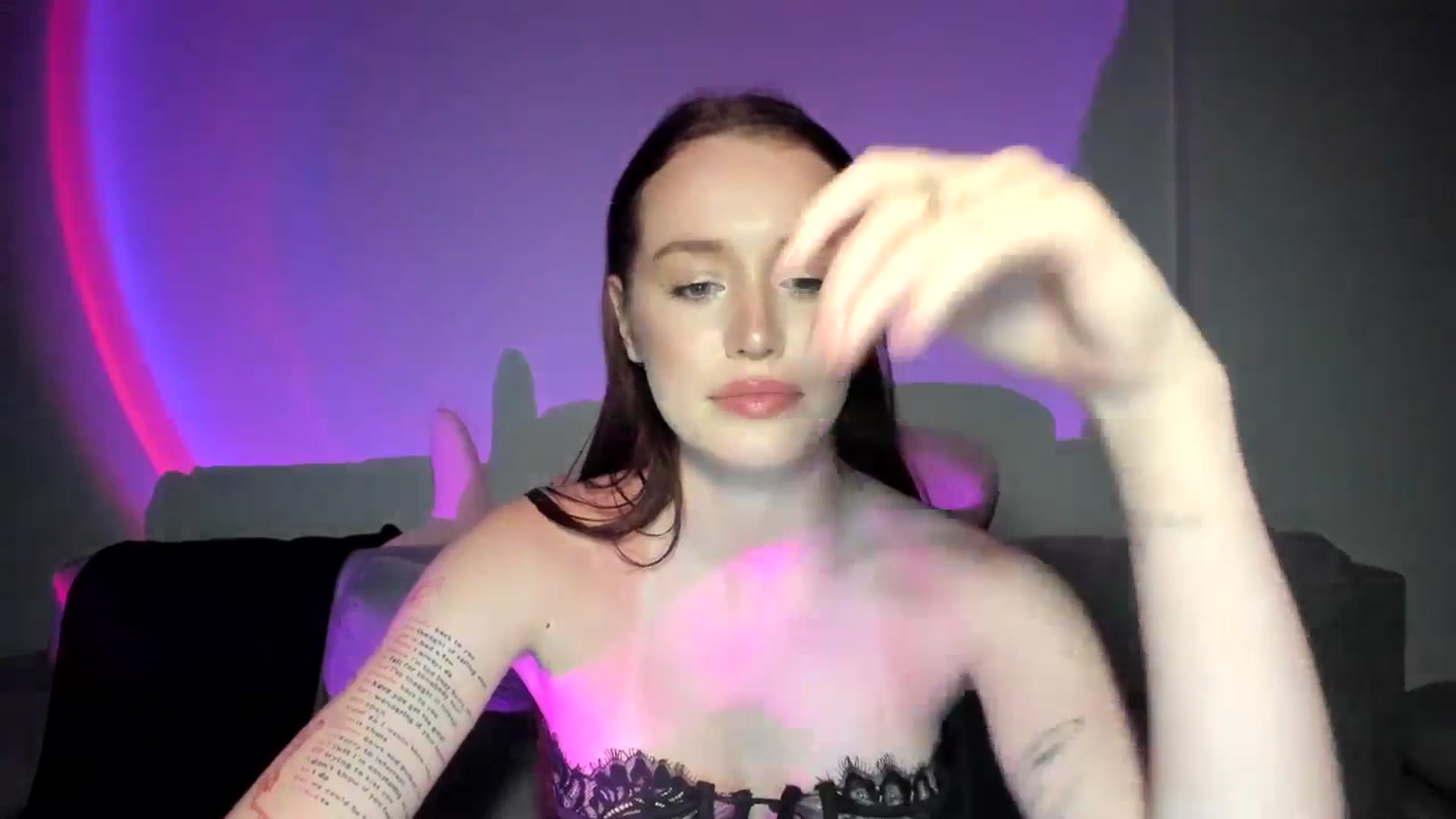 Gallery image thumbnail from IsabellRrose's myfreecams stream on, 06/10/2025, 18:28 image 17 of 20