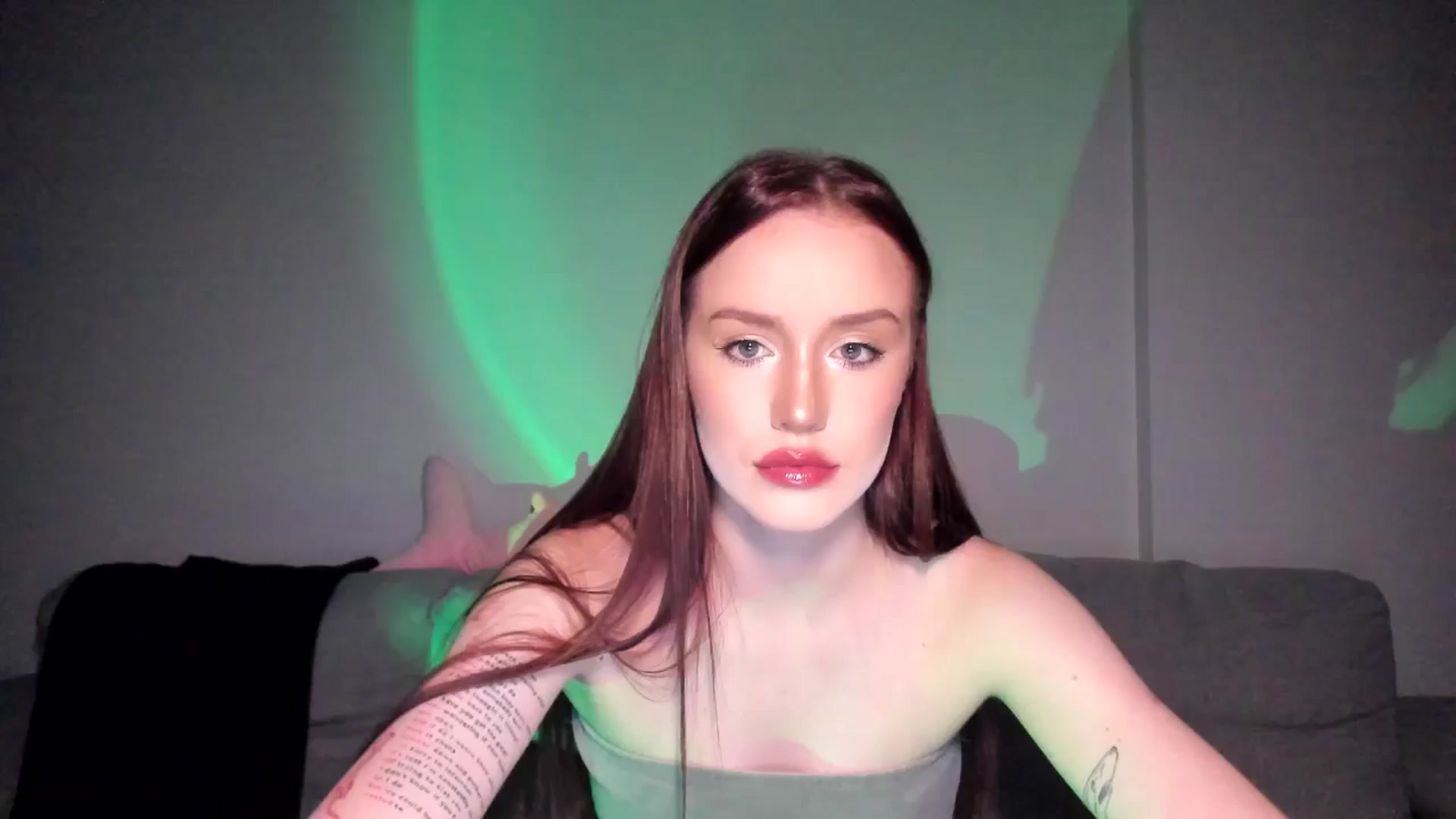 Gallery image thumbnail from IsabellRrose's myfreecams stream on, 06/15/2025, 15:48 image 16 of 20