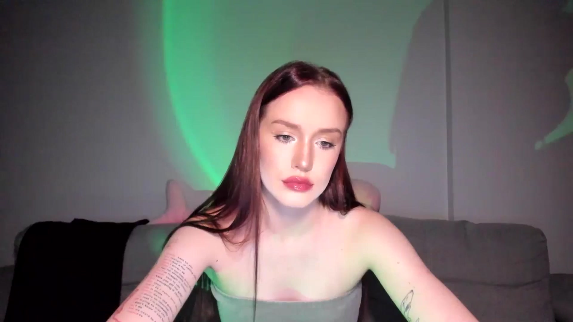Gallery image thumbnail from IsabellRrose's myfreecams stream on, 06/15/2025, 15:48 image 9 of 20