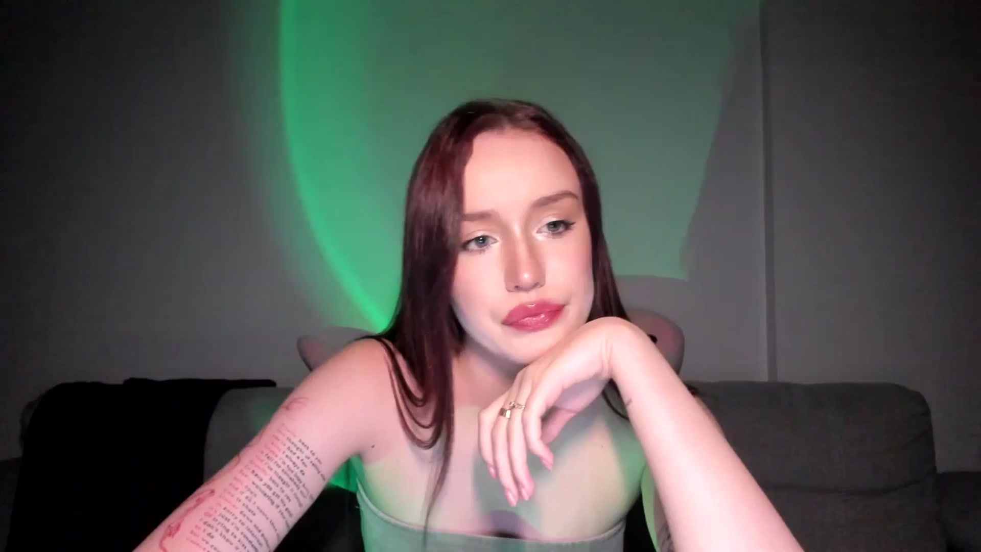 Gallery image thumbnail from IsabellRrose's myfreecams stream on, 06/15/2025, 17:38 image 5 of 20