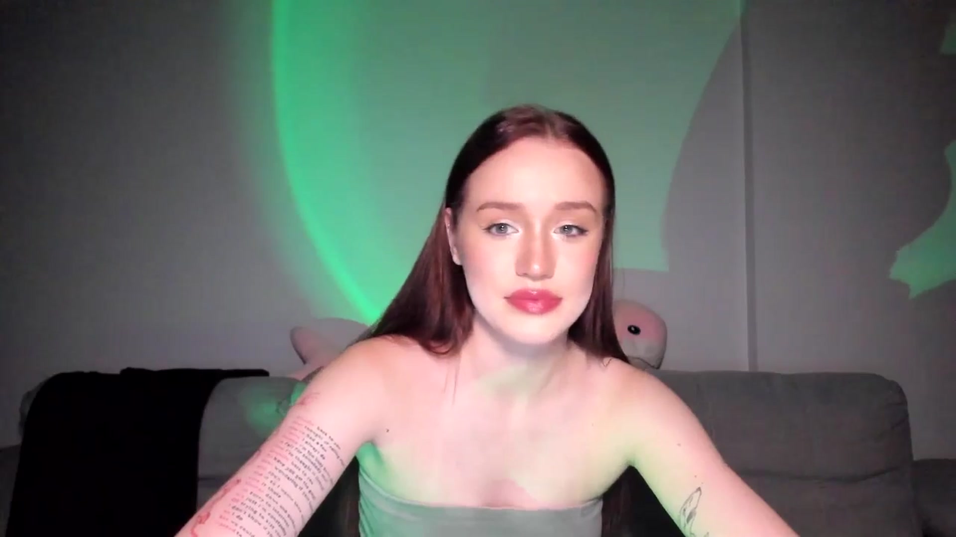 Gallery image thumbnail from IsabellRrose's myfreecams stream on, 06/15/2025, 17:38 image 18 of 20