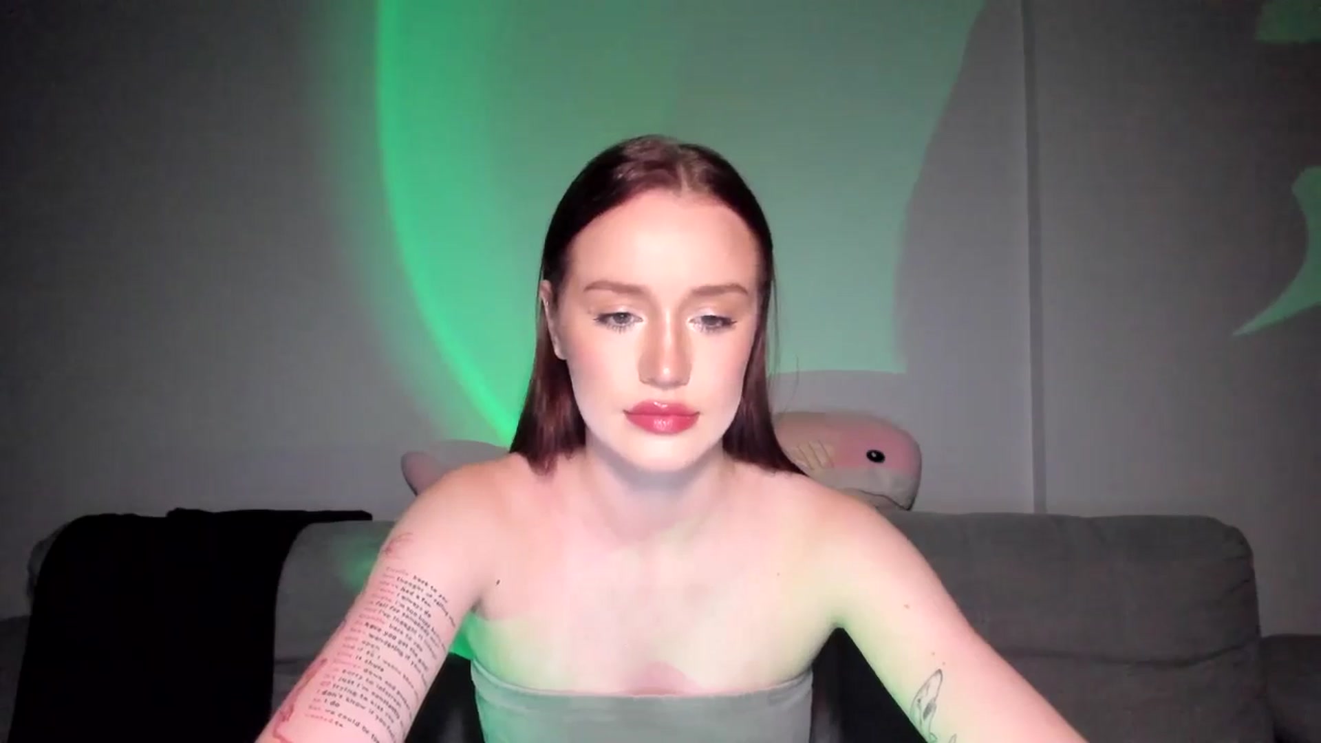 Gallery image thumbnail from IsabellRrose's myfreecams stream on, 06/15/2025, 17:38 image 13 of 20