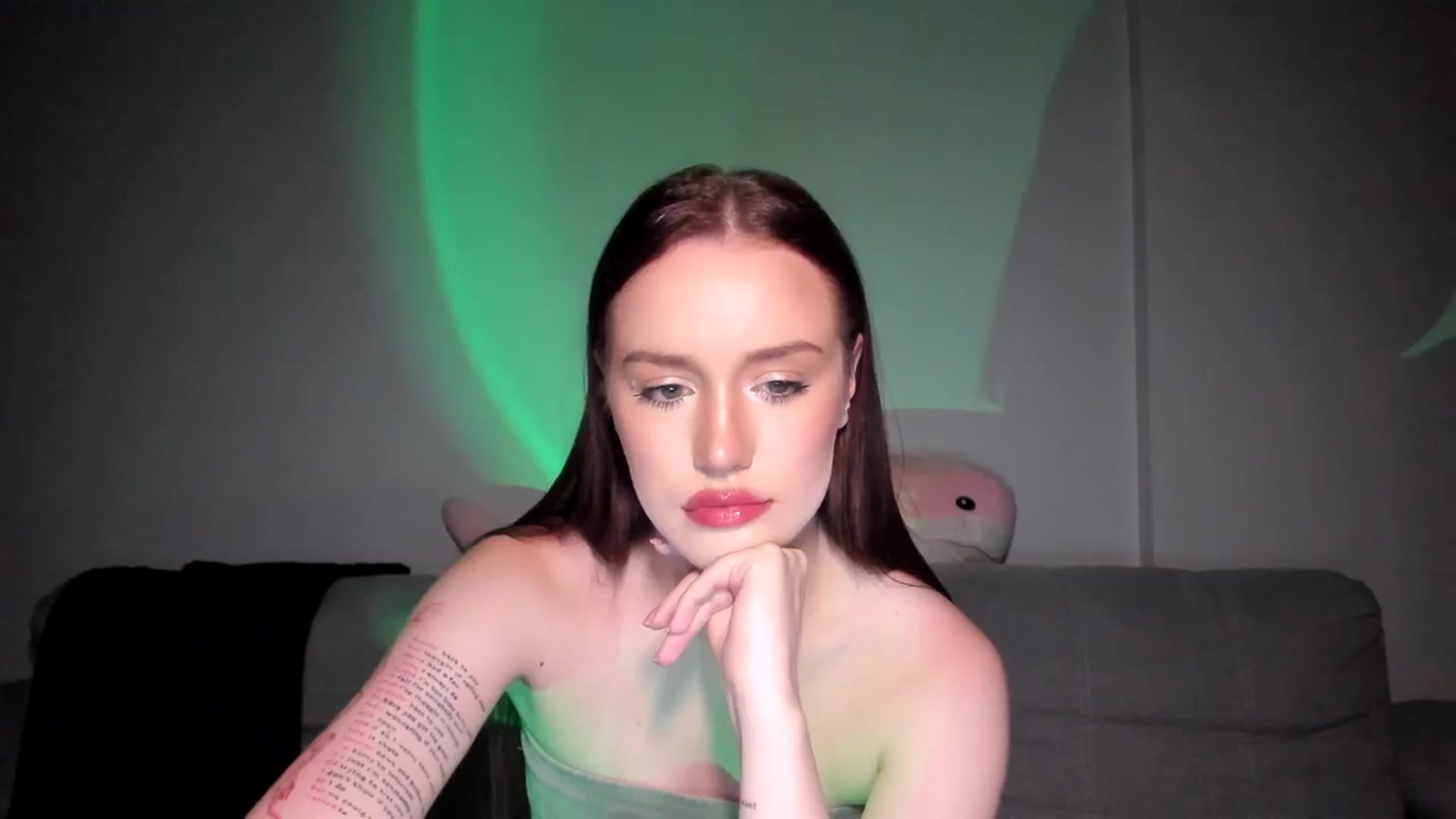 Gallery image thumbnail from IsabellRrose's myfreecams stream on, 06/15/2025, 17:38 image 16 of 20