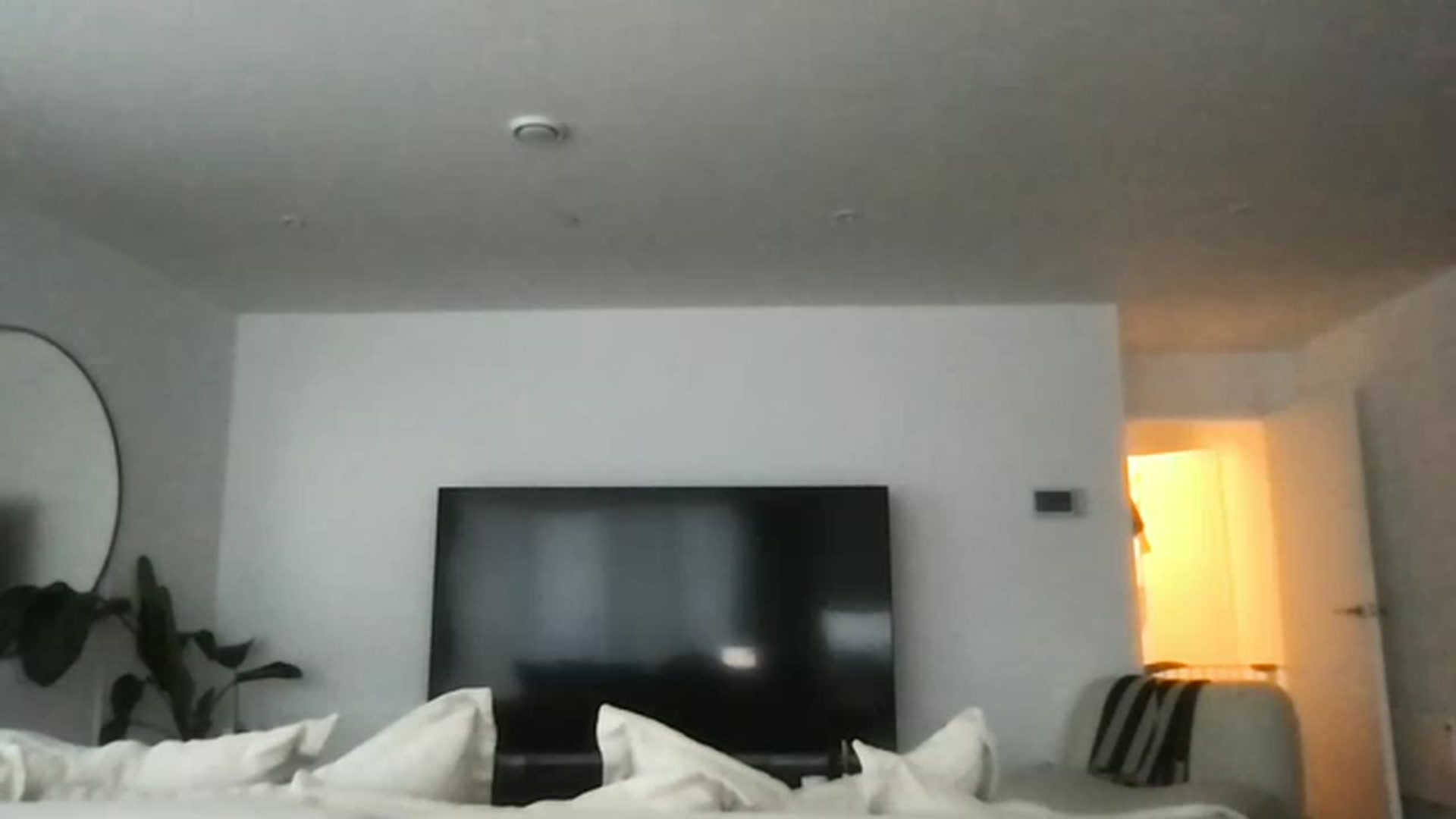 Gallery image thumbnail from Isabella0's myfreecams stream on, 03/01/2023, 17:18 image 11 of 20