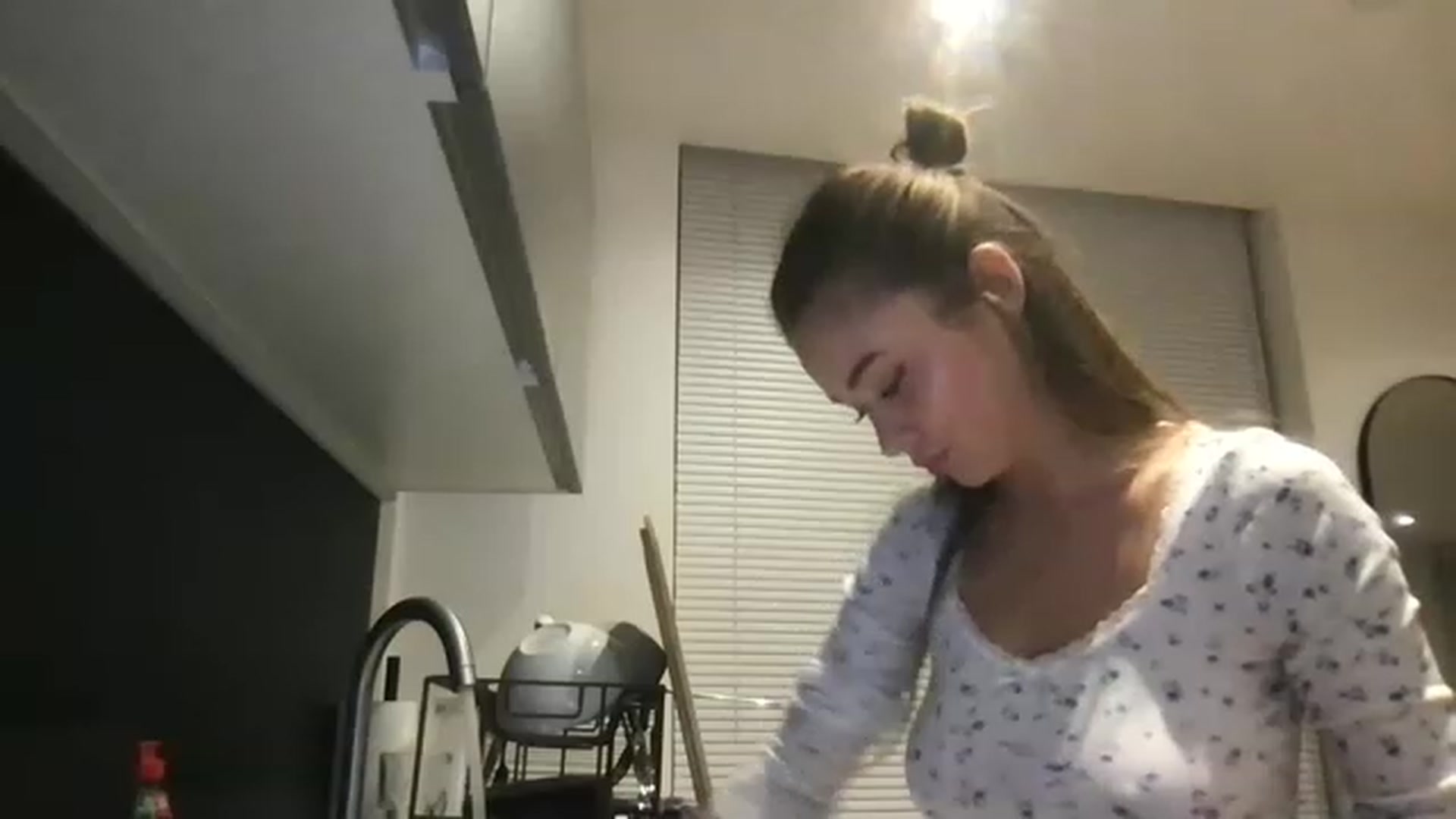Gallery image thumbnail from Isabella0's myfreecams stream on, 03/01/2023, 19:28 image 13 of 20